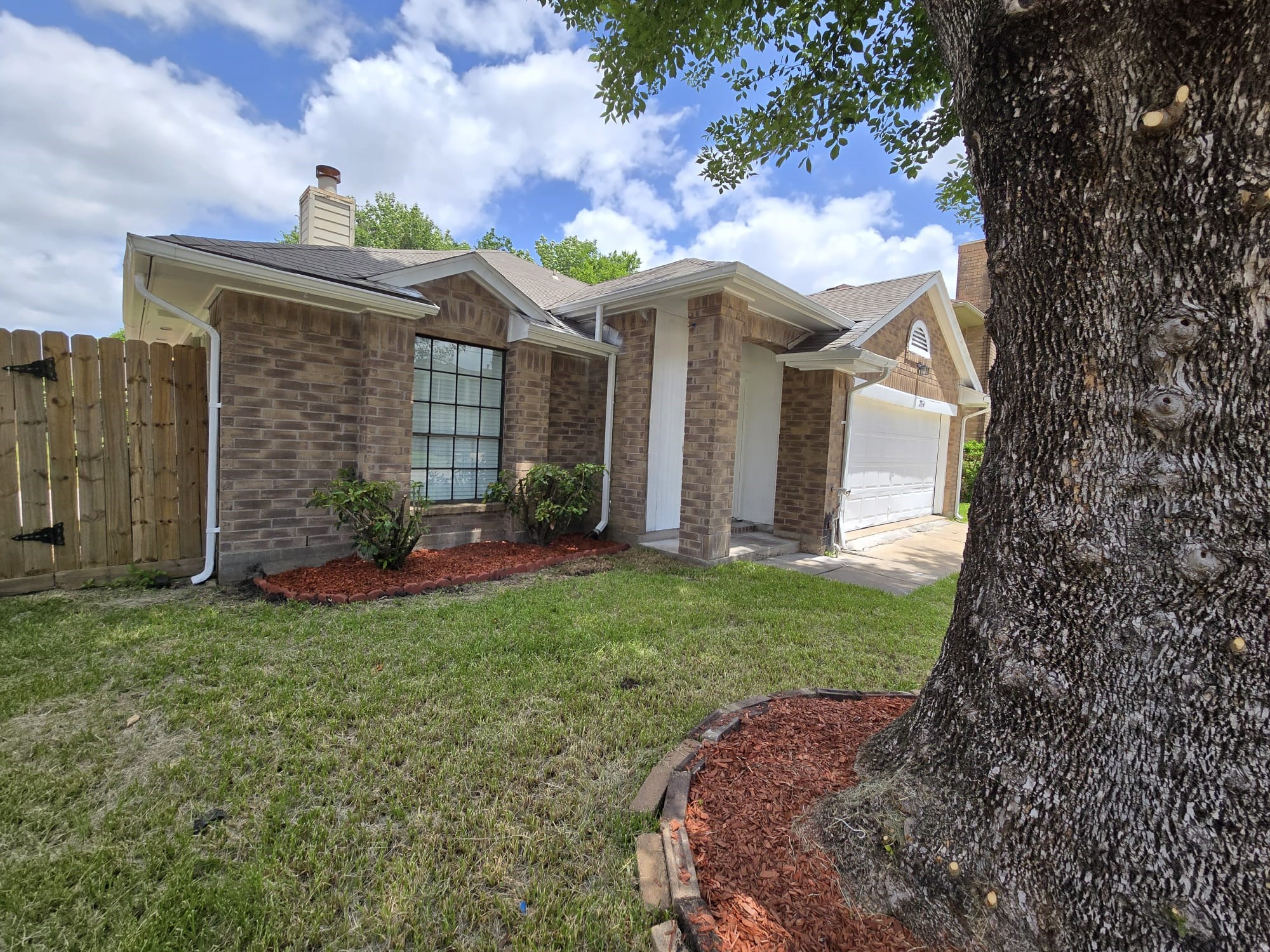 2034 Village Park Drive Property Photo 3