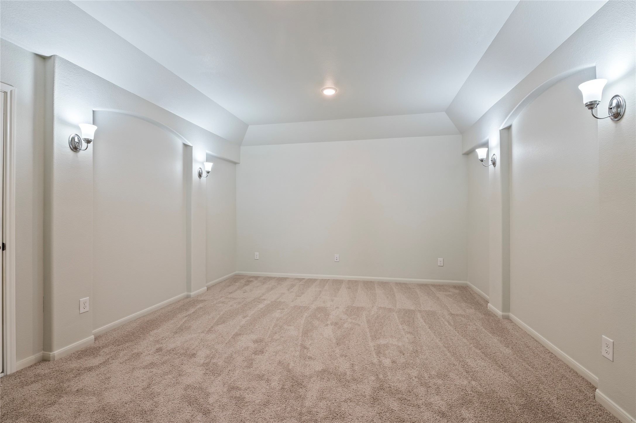 632 Kickapoo Court Property Photo 10