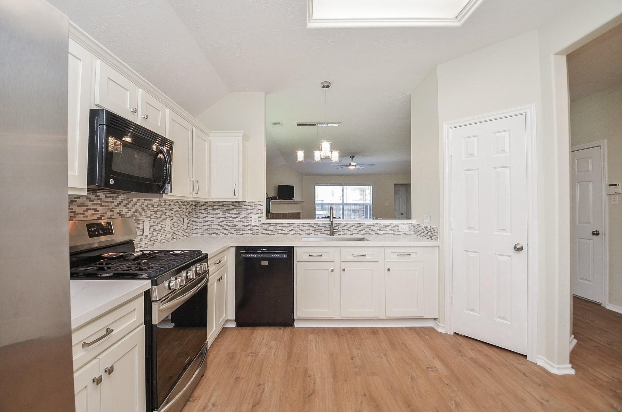 4107 Merlet Drive Property Photo 11