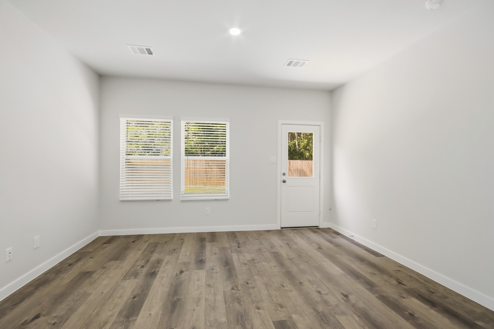 17817 Lionheart Road Property Photo 5