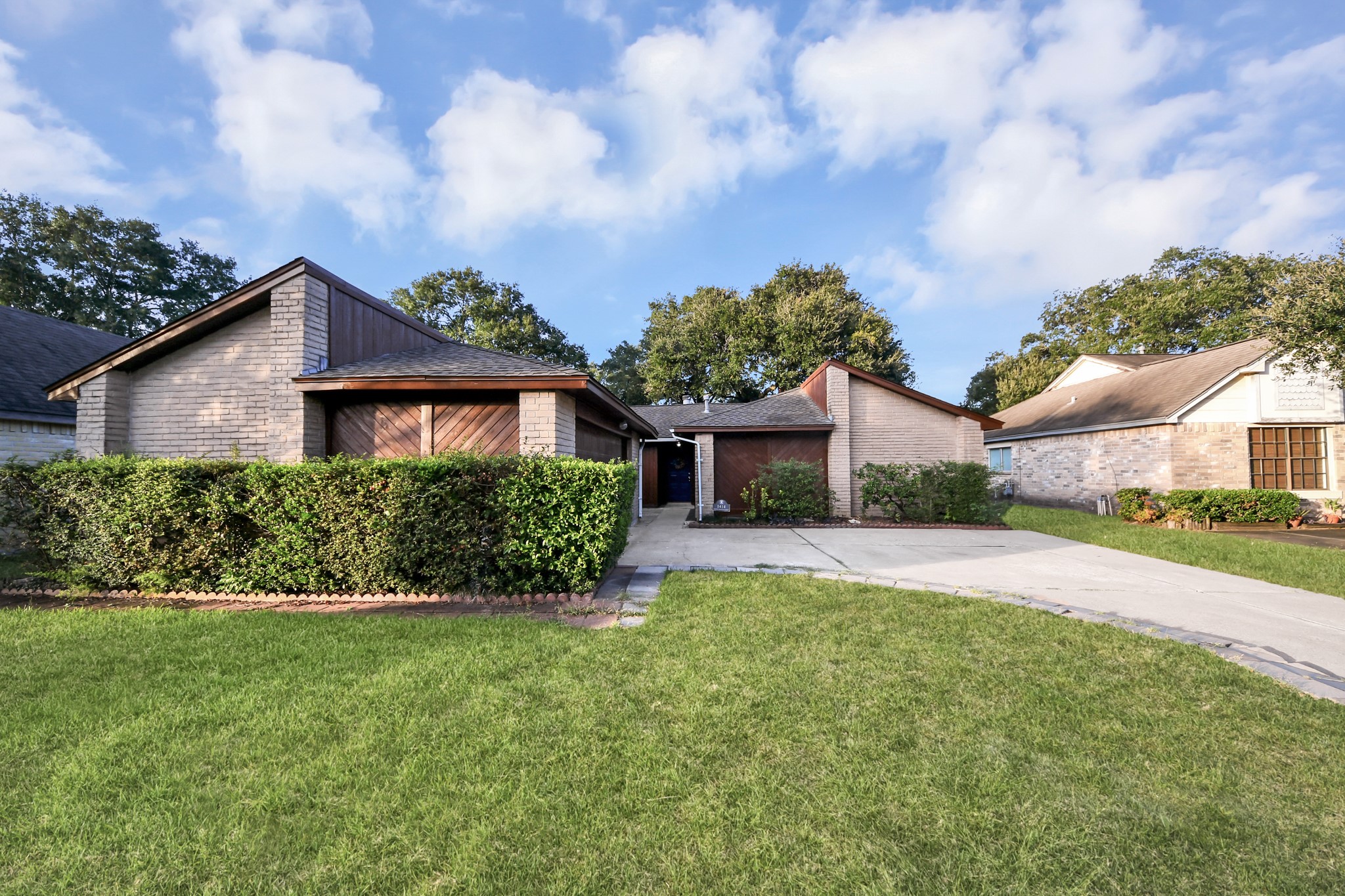 1414 Shadow Mountain Drive Property Photo 1