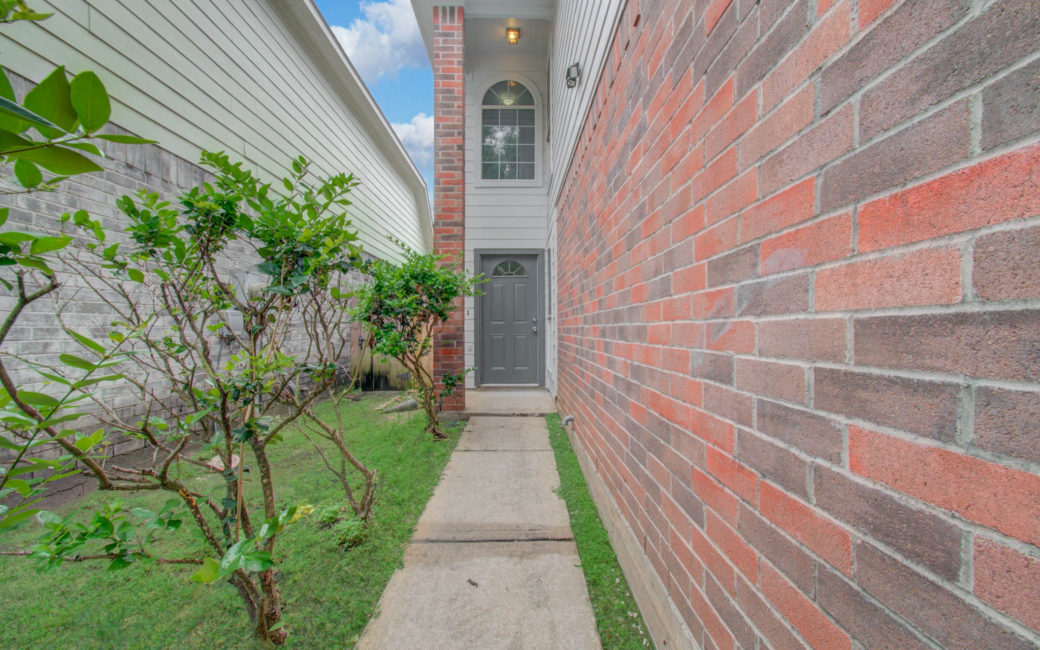 13963 Maximos Drive Property Photo 3