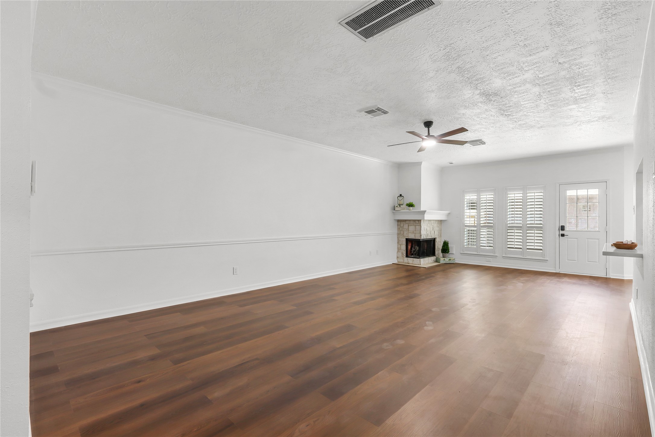 2118 Gemini Street Property Photo 5