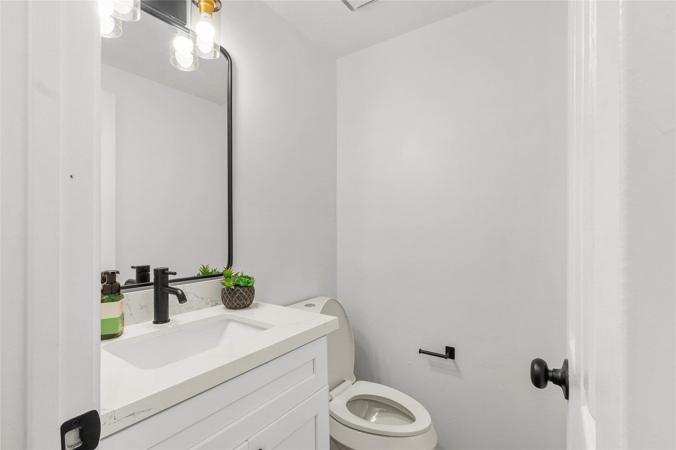 2118 Gemini Street Property Photo 8
