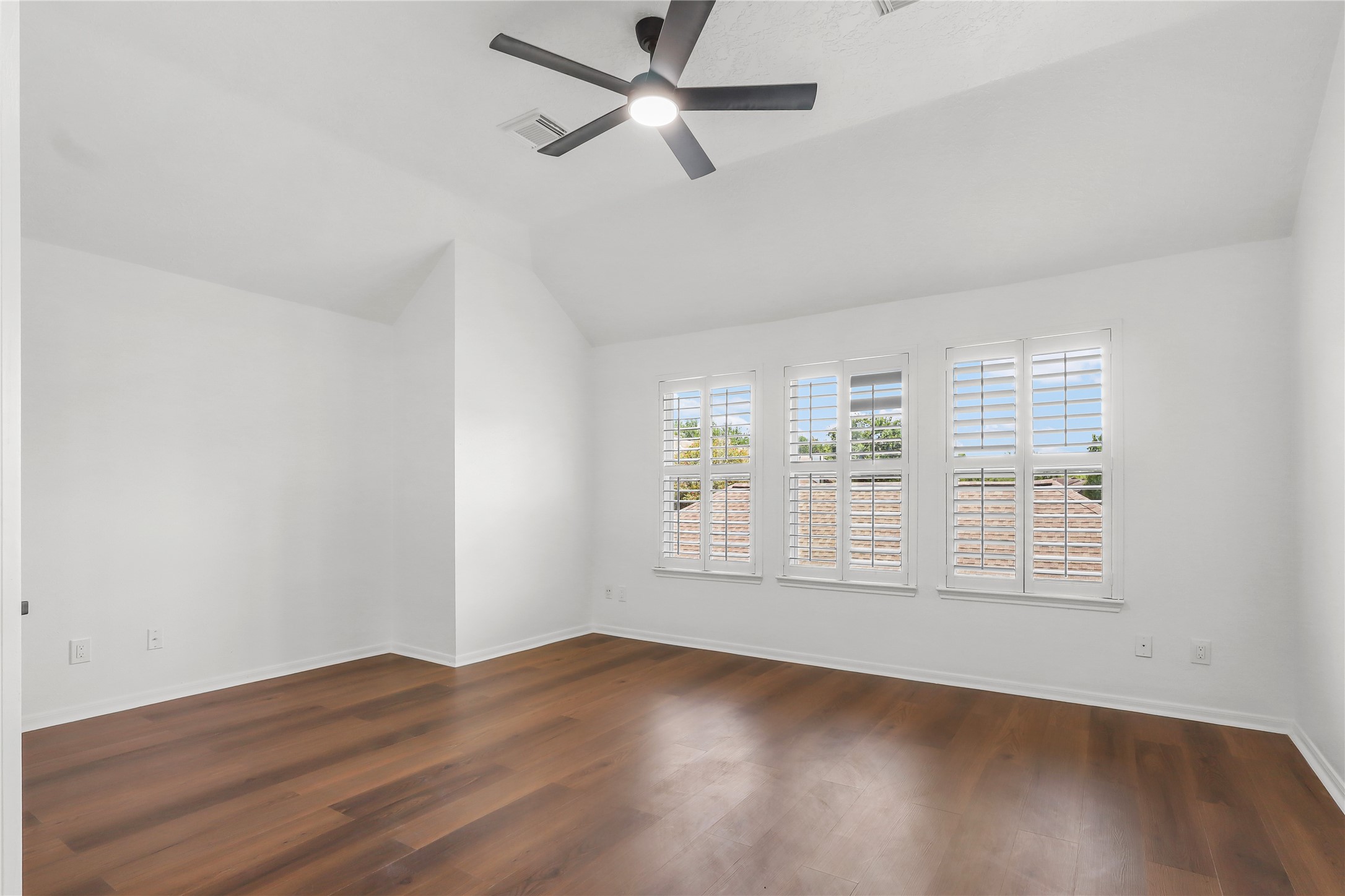 2118 Gemini Street Property Photo 10