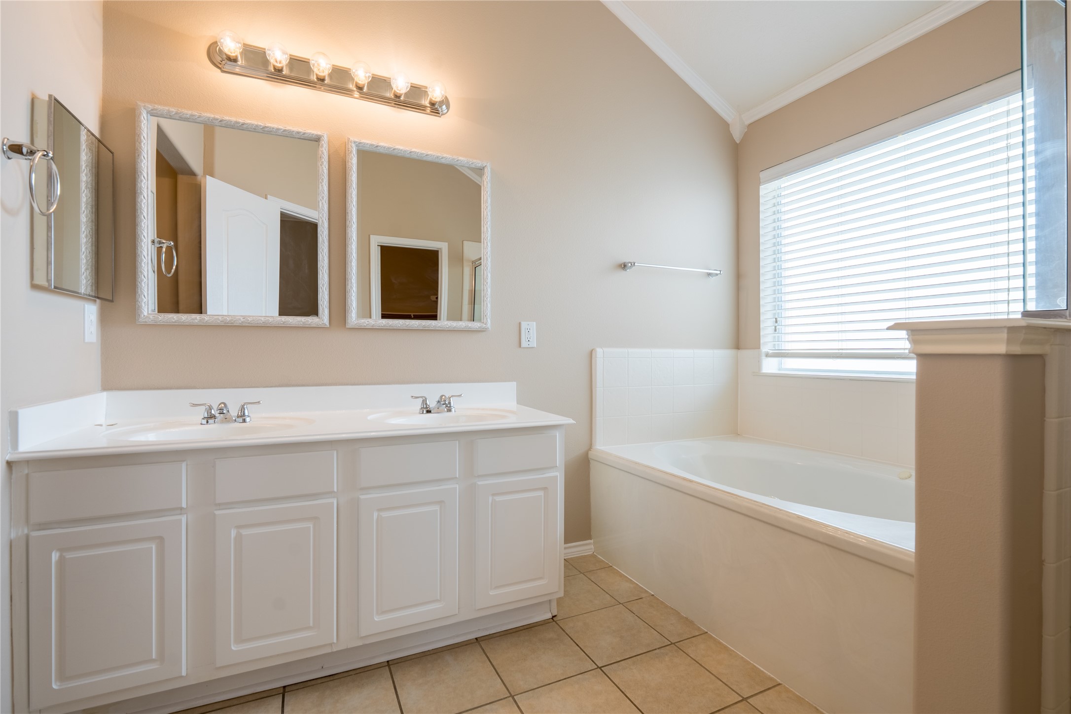 20831 May Showers Circle Property Photo 16