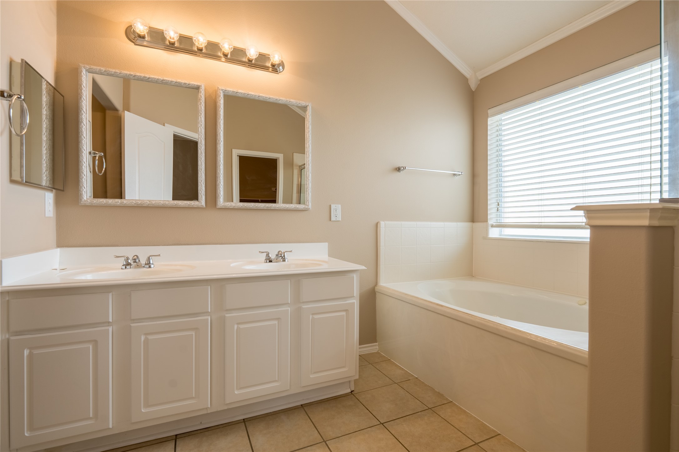 20831 May Showers Circle Property Photo 17