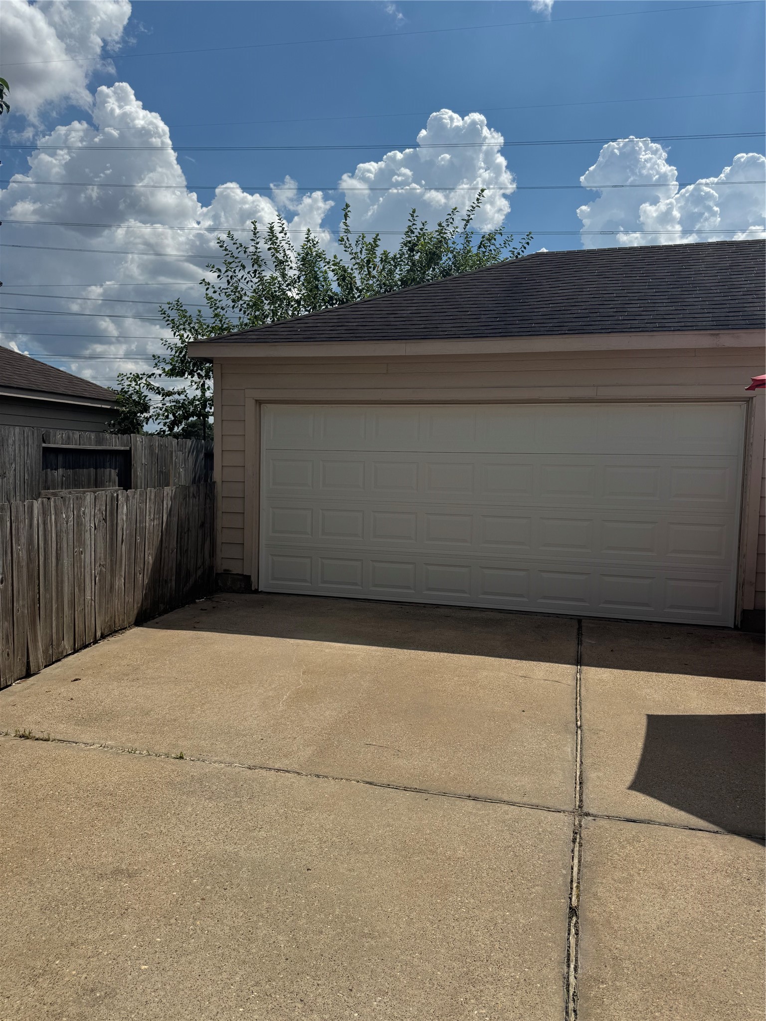 16867 Mammoth Springs Drive Property Photo 3