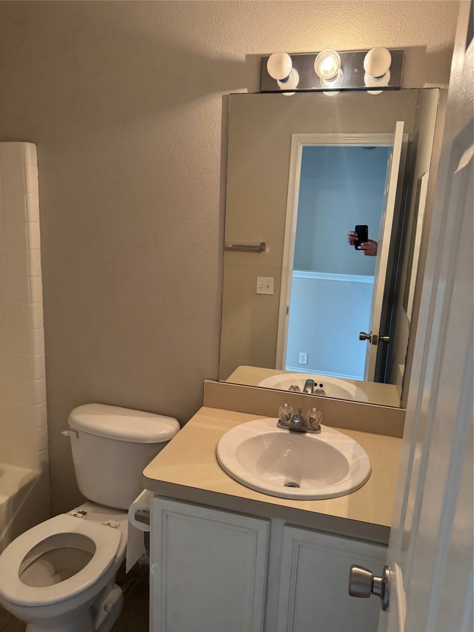 16867 Mammoth Springs Drive Property Photo 12