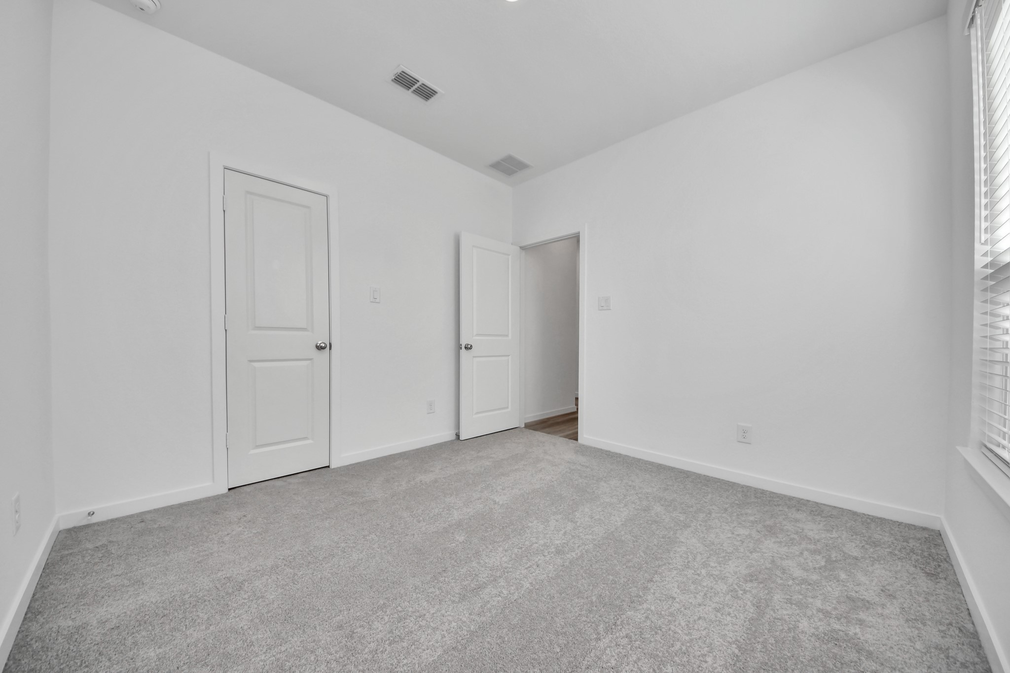 9223 Willowbank Gap Lane Property Photo 8