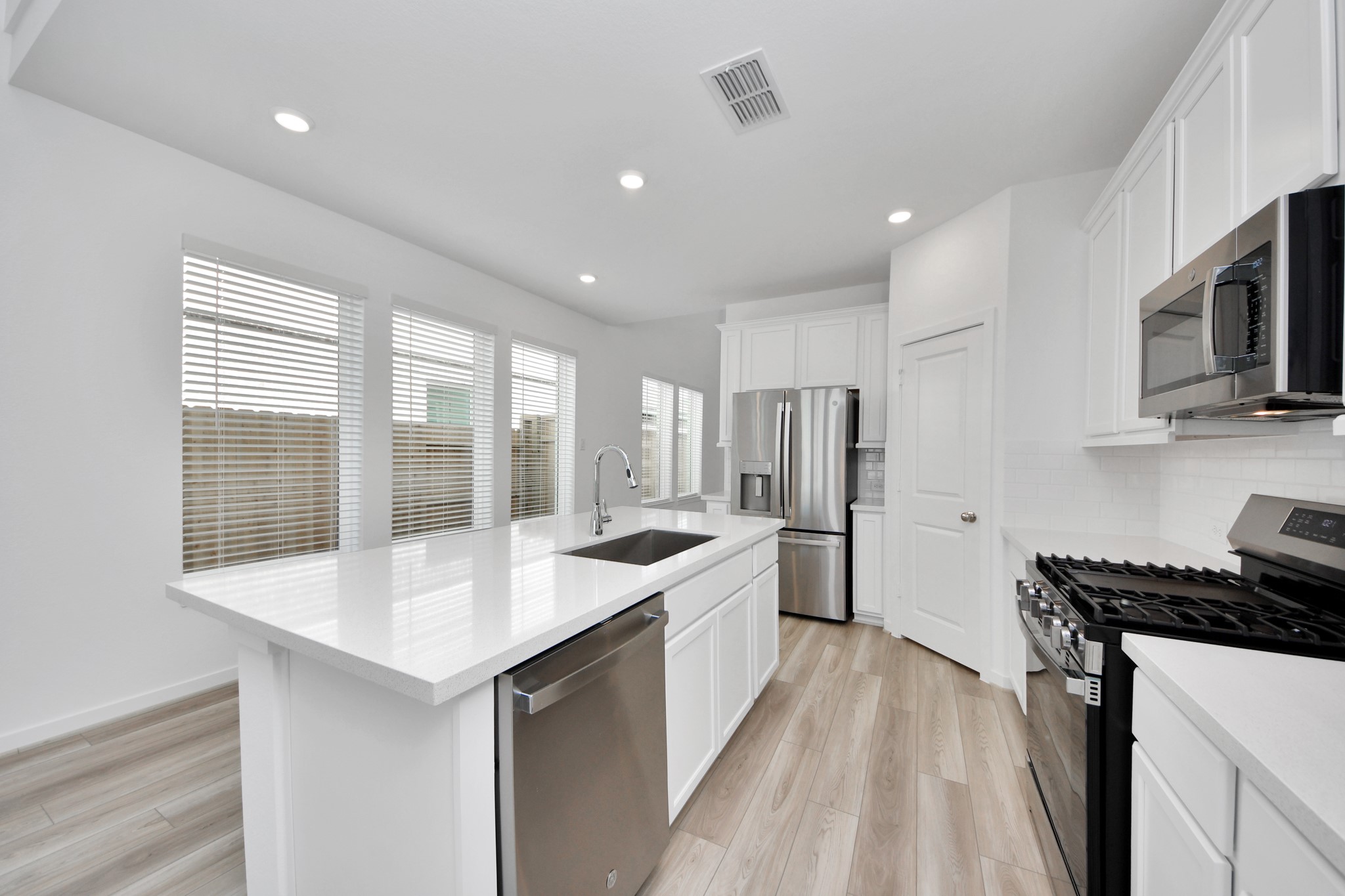 9223 Willowbank Gap Lane Property Photo 15