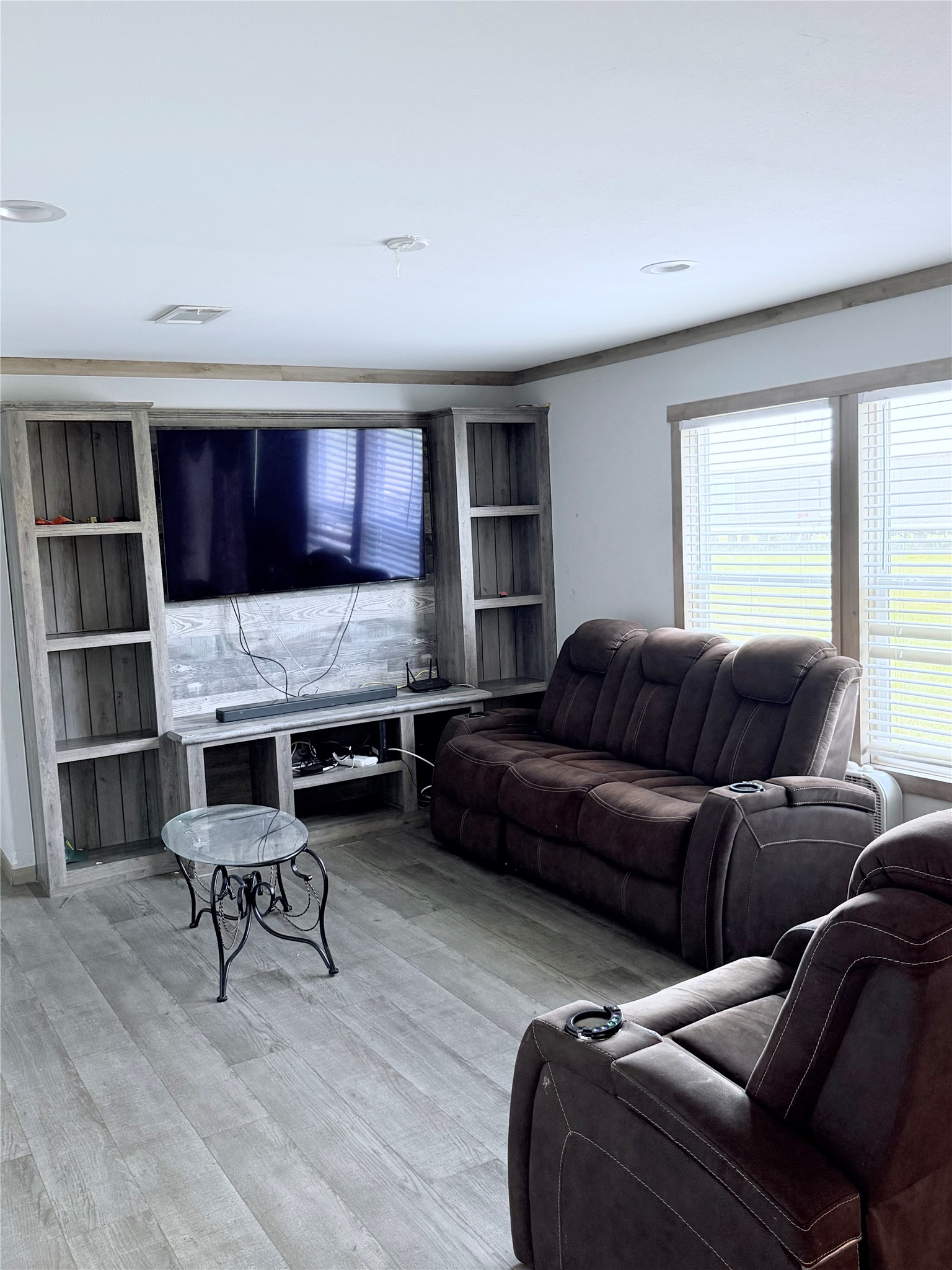 15541 Schank Road Property Photo 9
