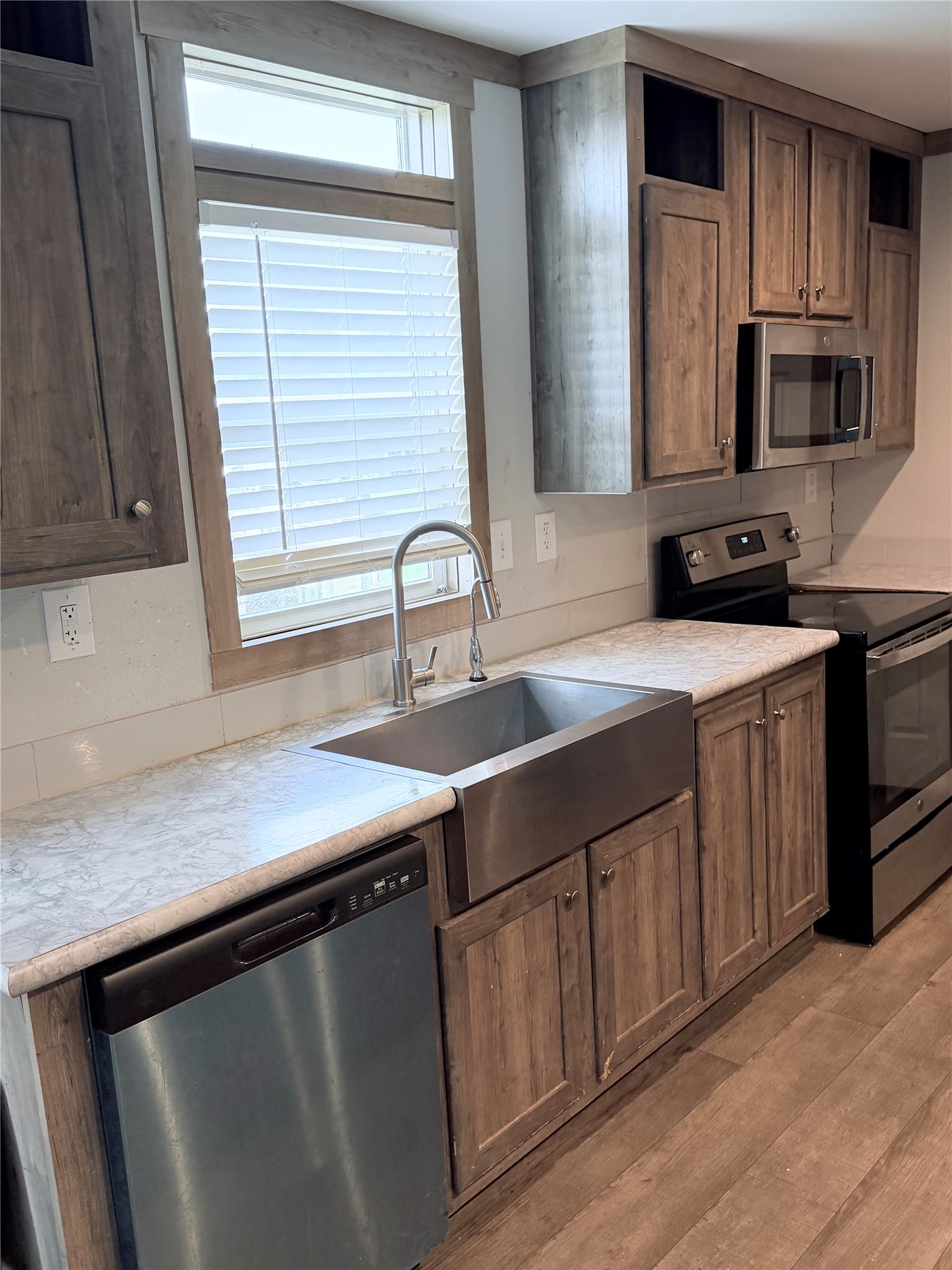 15541 Schank Road Property Photo 11