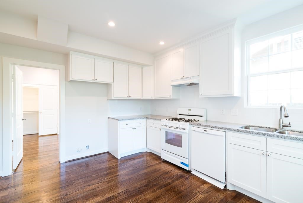 4535 Walker Street A Property Photo 8