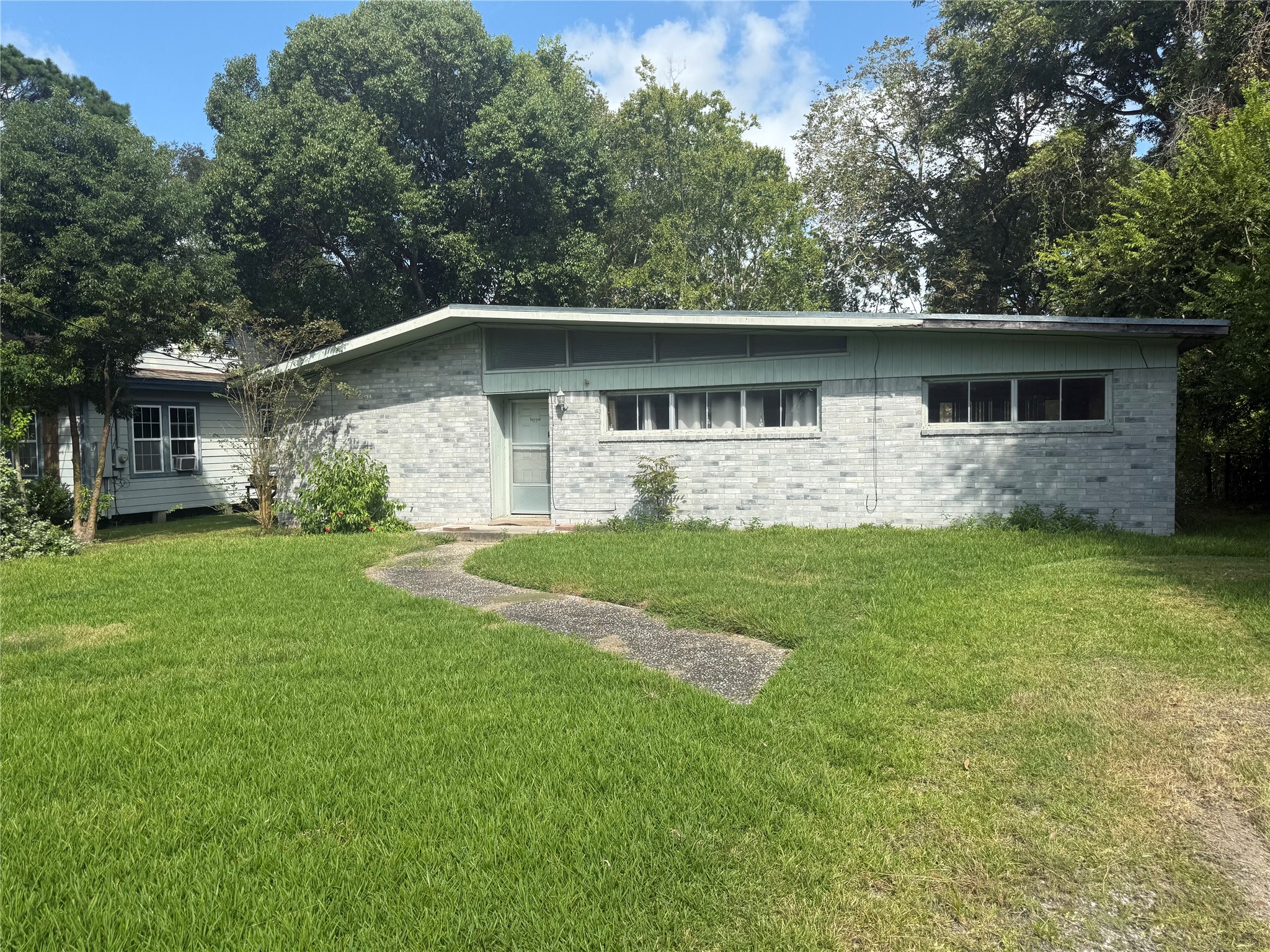 12226 24th Street Property Photo 1