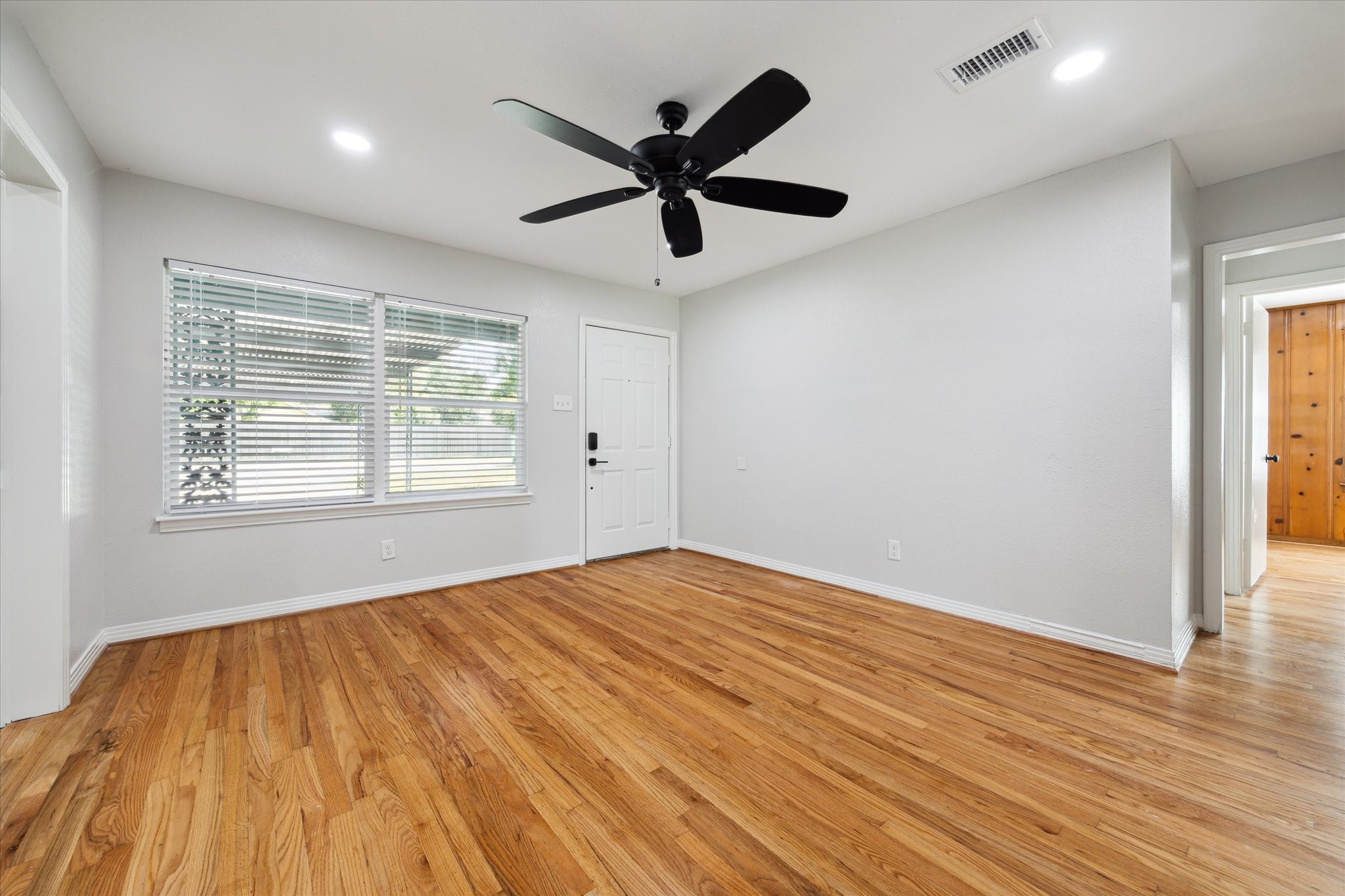 522 Barkley Street Property Photo 16