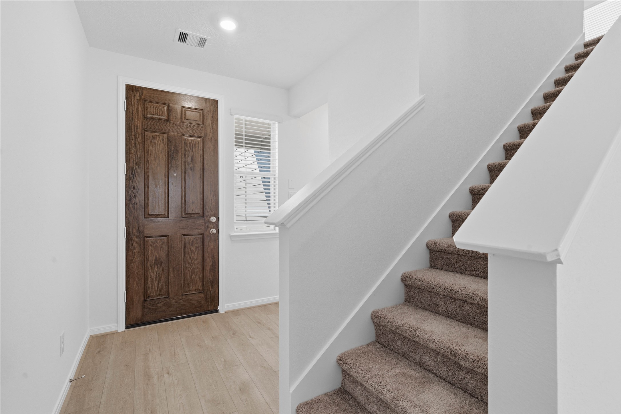 10387 Laurel Crest Trail Property Photo 5