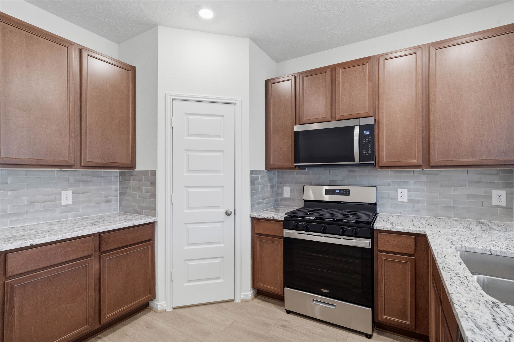 10387 Laurel Crest Trail Property Photo 11