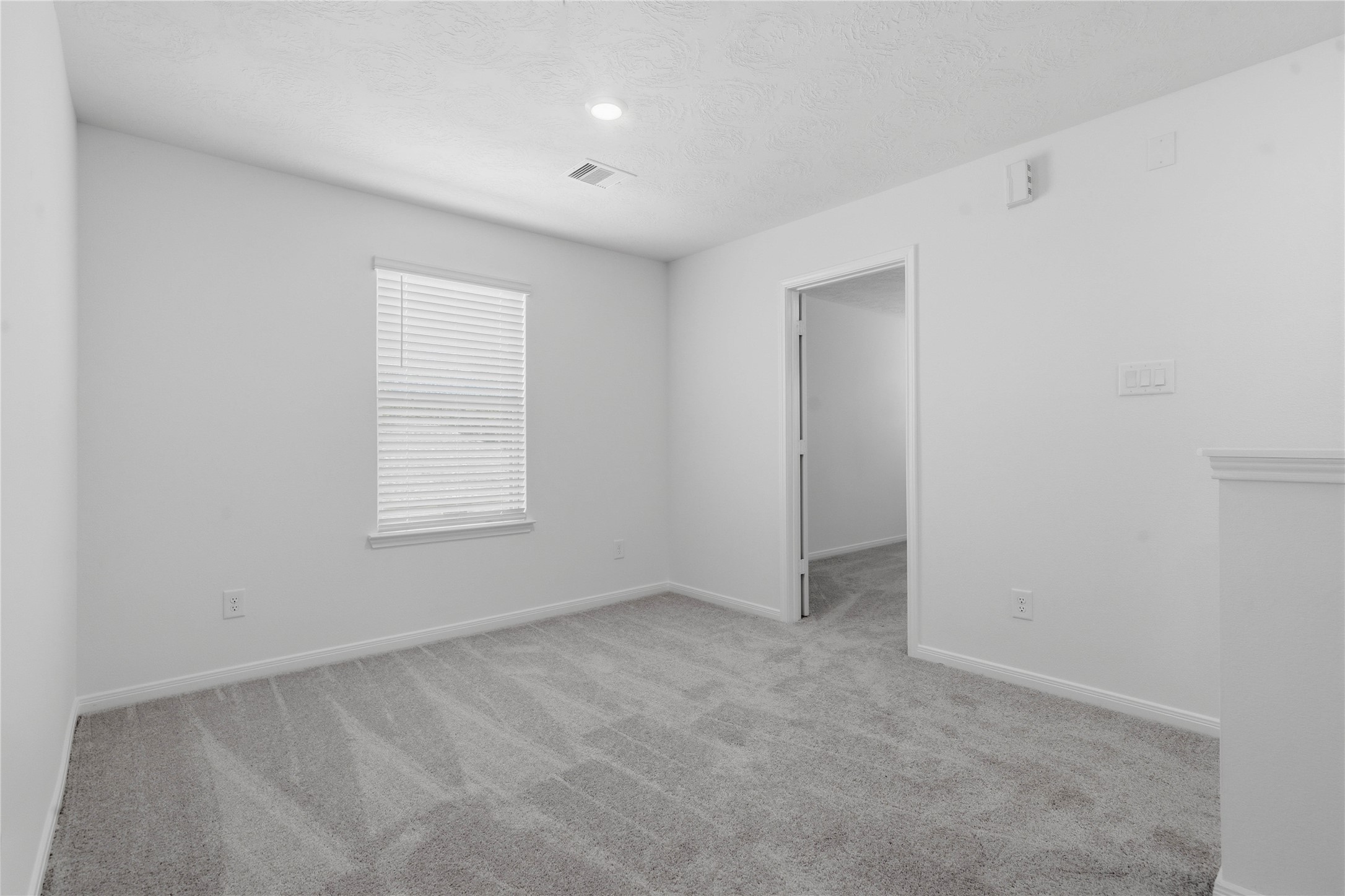 10387 Laurel Crest Trail Property Photo 13