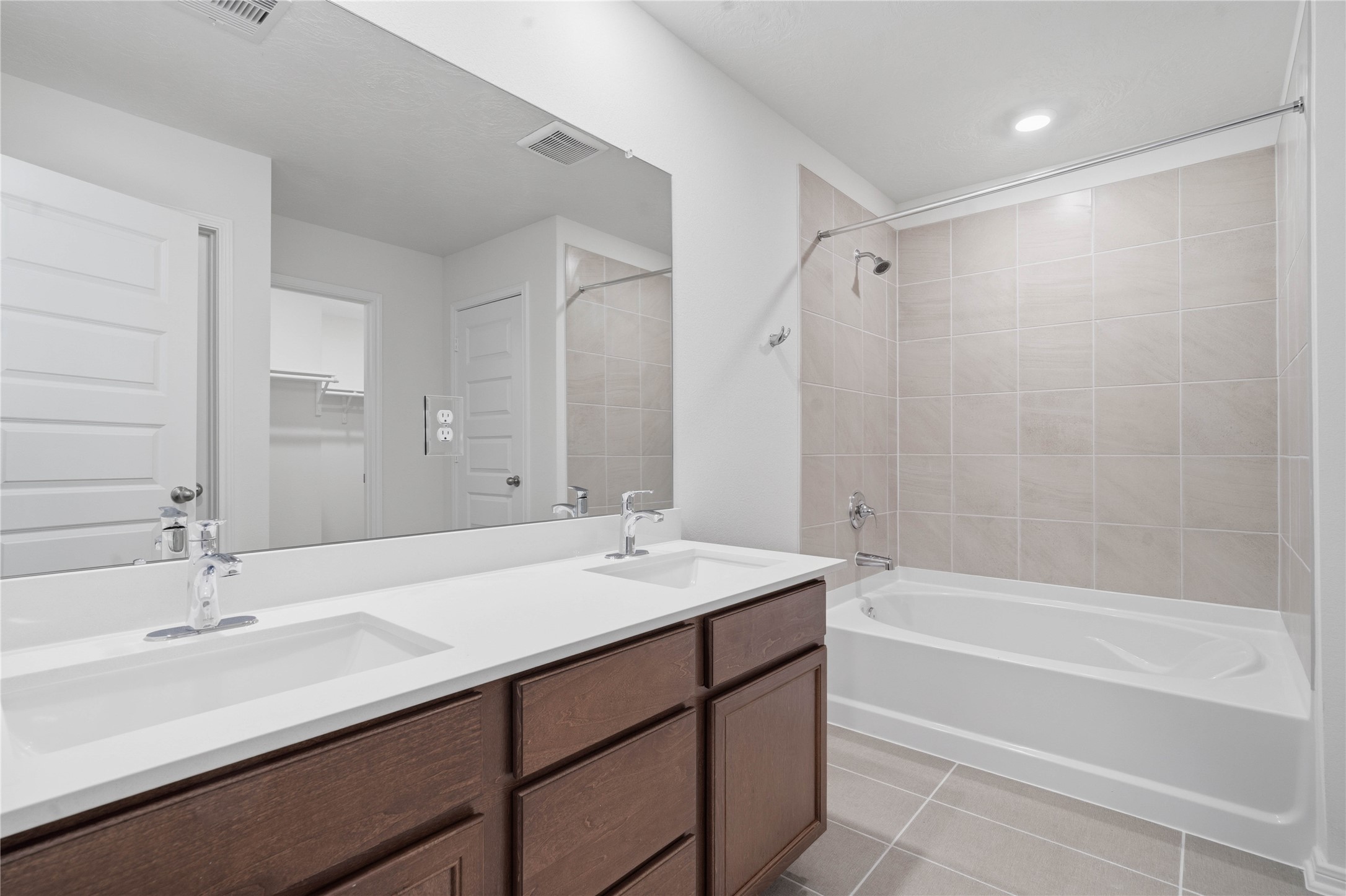 10387 Laurel Crest Trail Property Photo 17