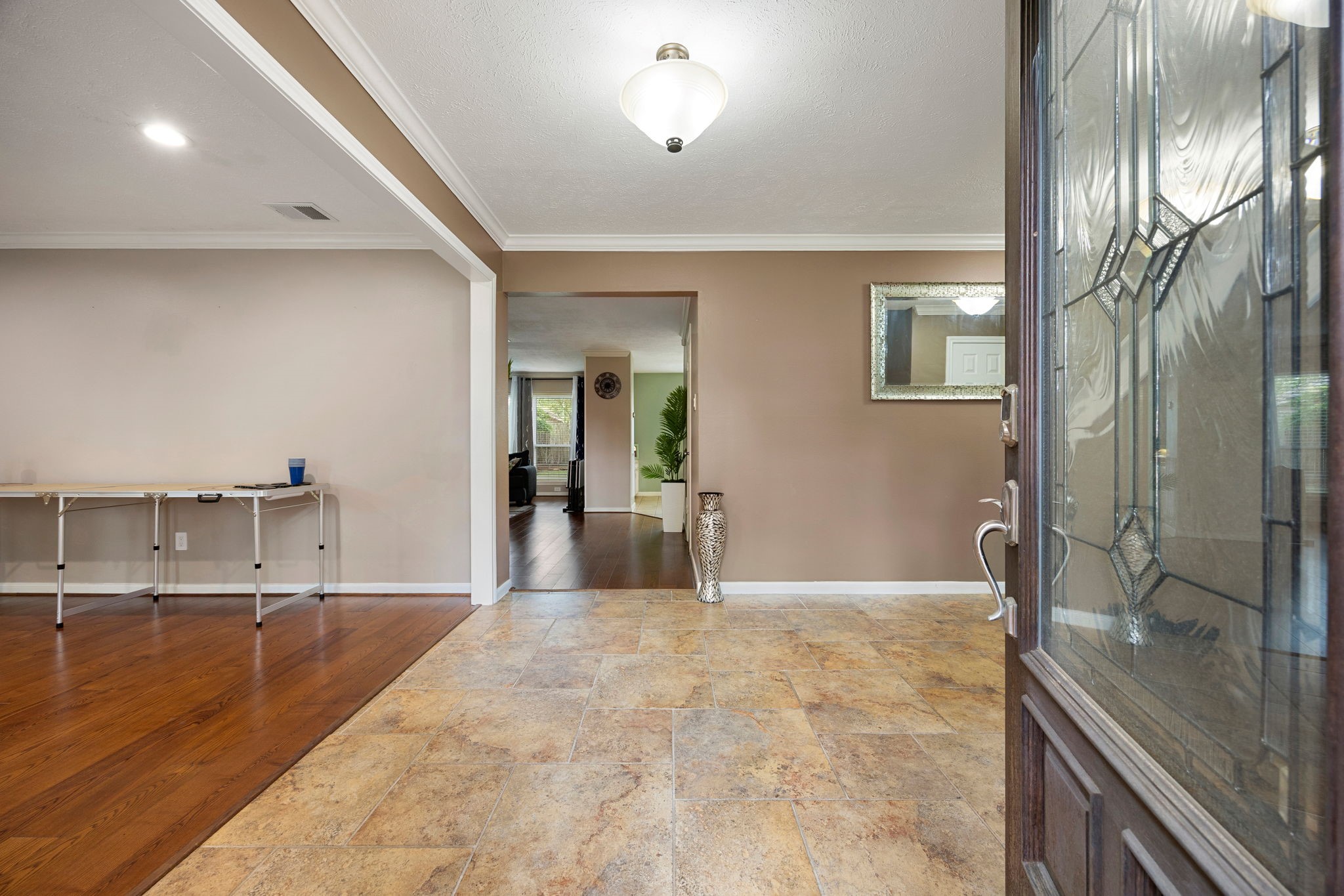 7407 Knoll Cliff Court Property Photo 4
