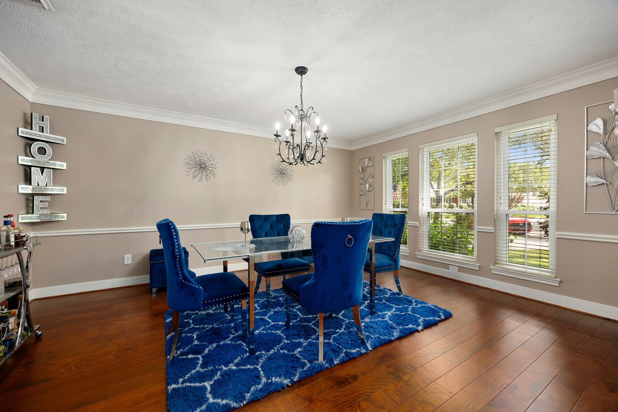 7407 Knoll Cliff Court Property Photo 8