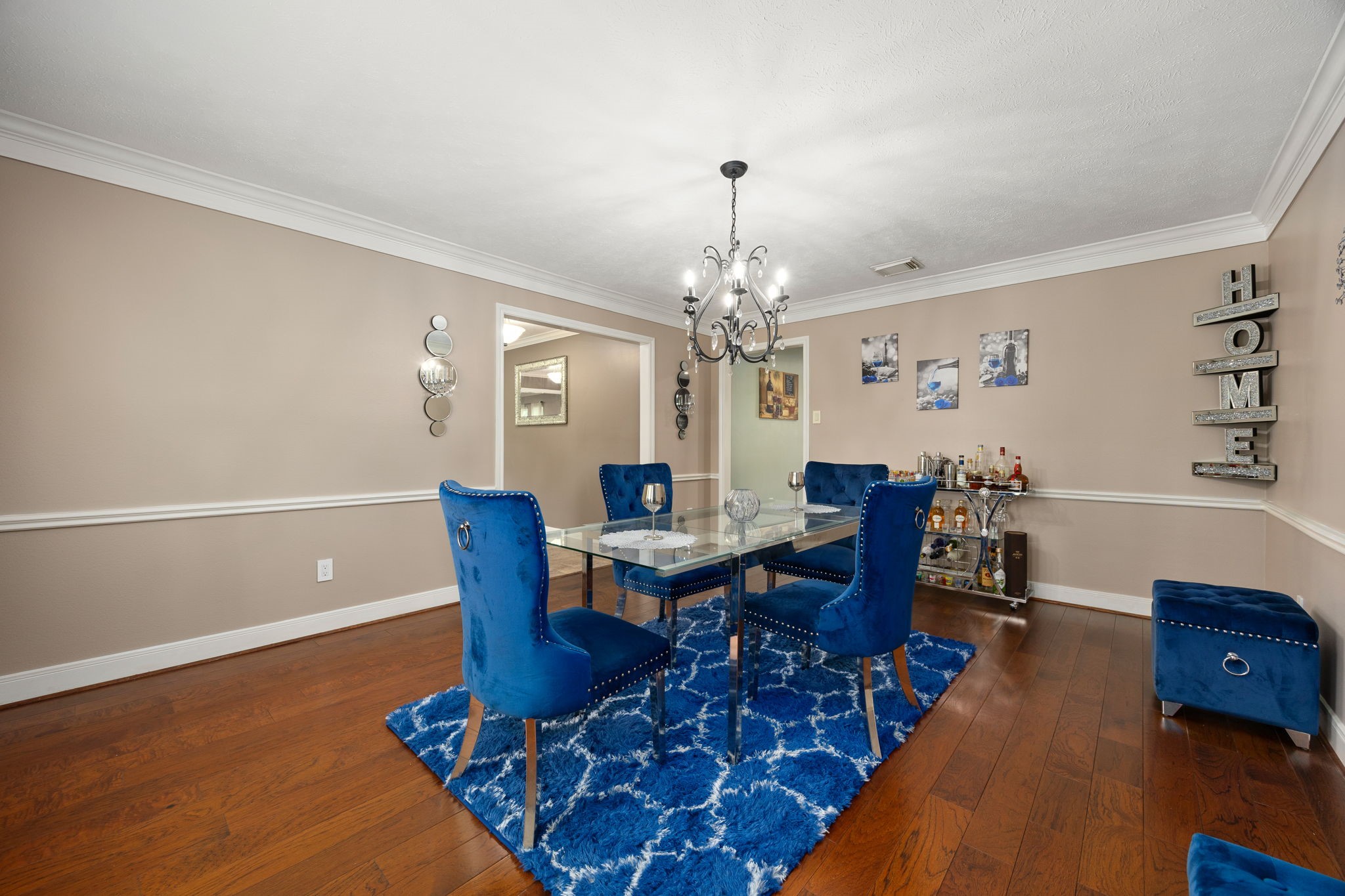 7407 Knoll Cliff Court Property Photo 9