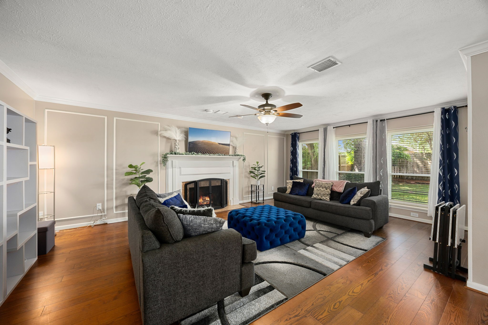 7407 Knoll Cliff Court Property Photo 10