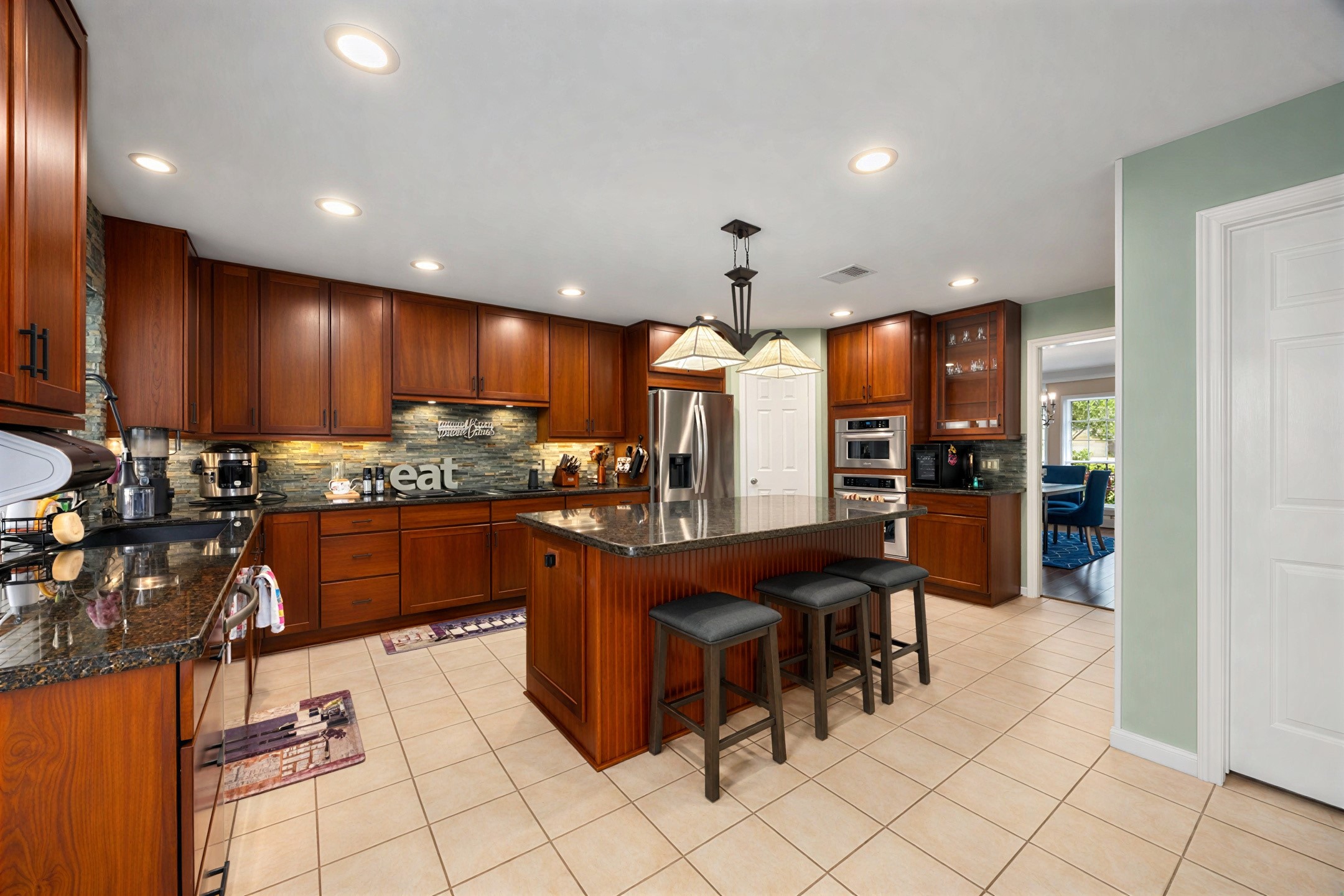 7407 Knoll Cliff Court Property Photo 15