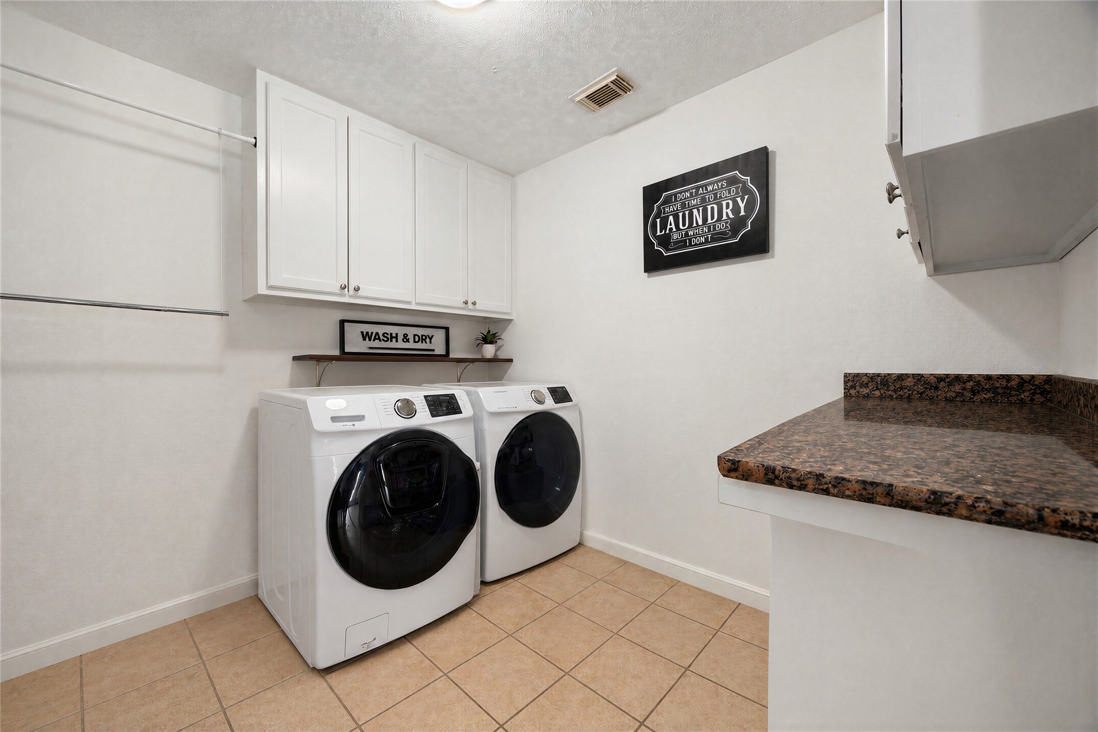 7407 Knoll Cliff Court Property Photo 19