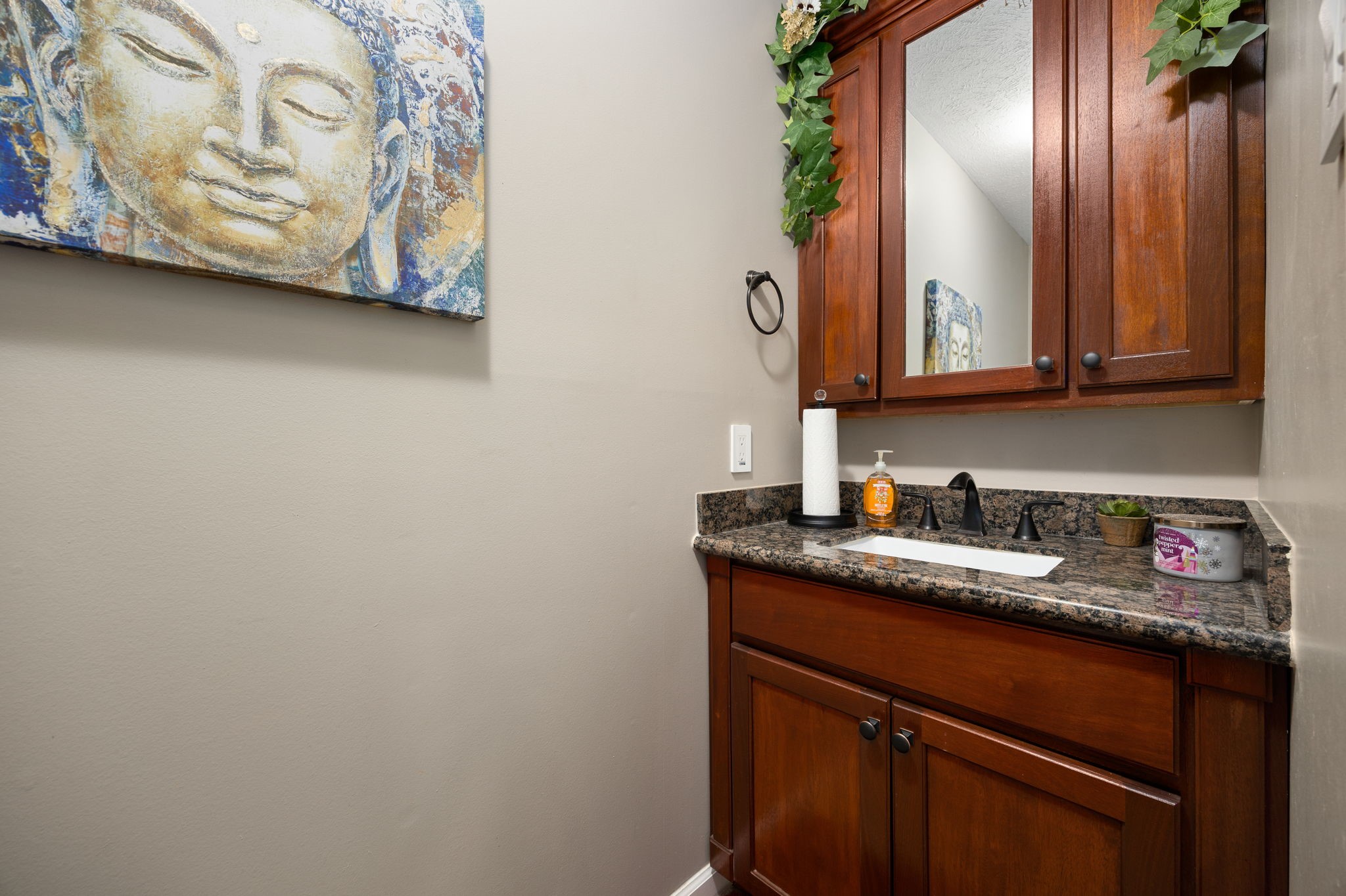 7407 Knoll Cliff Court Property Photo 20