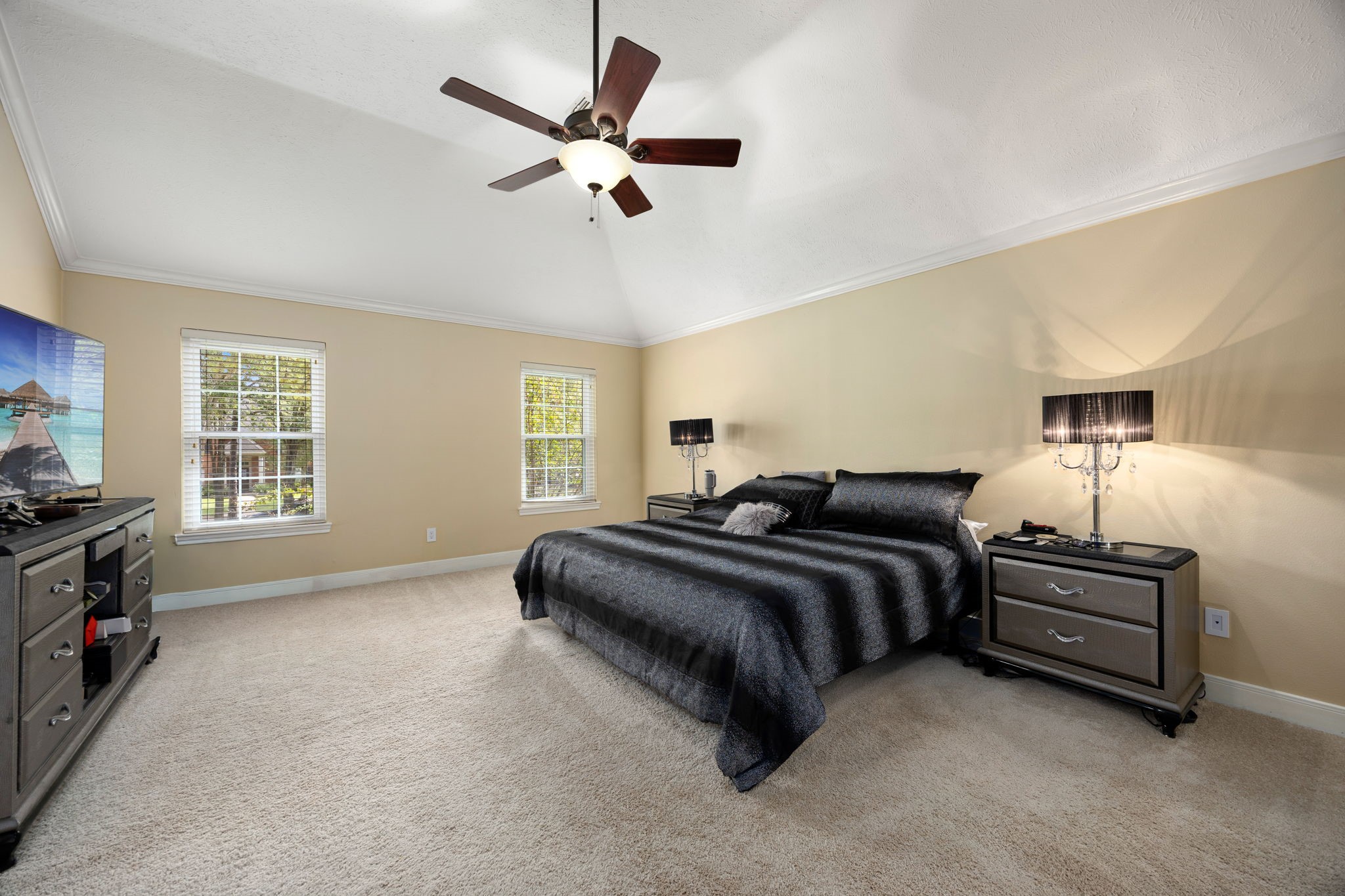 7407 Knoll Cliff Court Property Photo 22