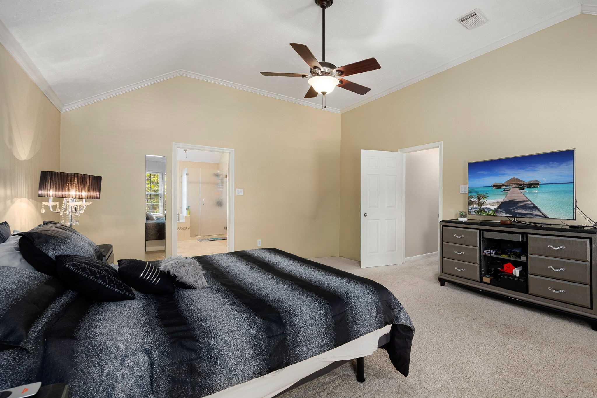 7407 Knoll Cliff Court Property Photo 23