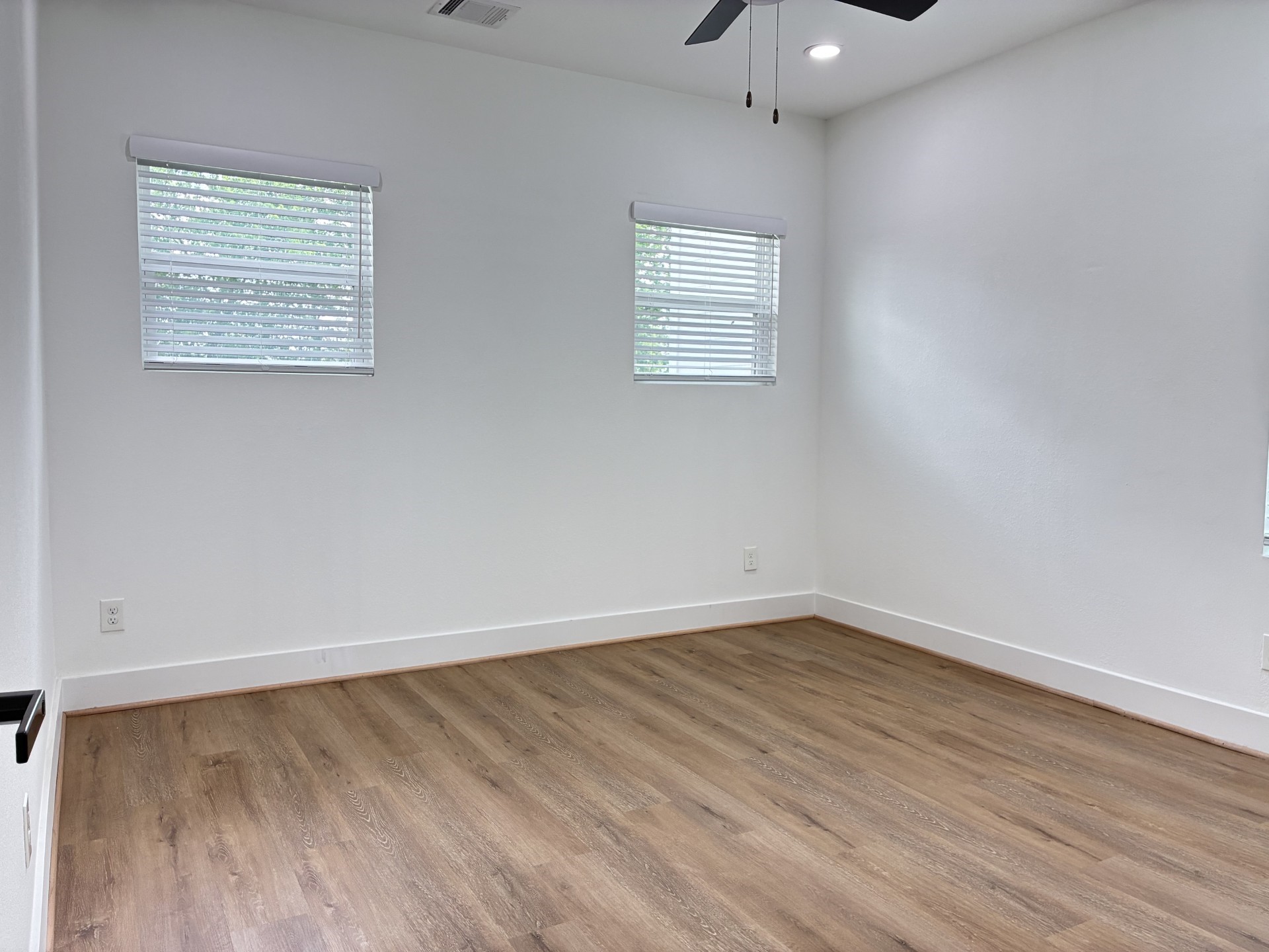1404 E 31st Street Property Photo 12