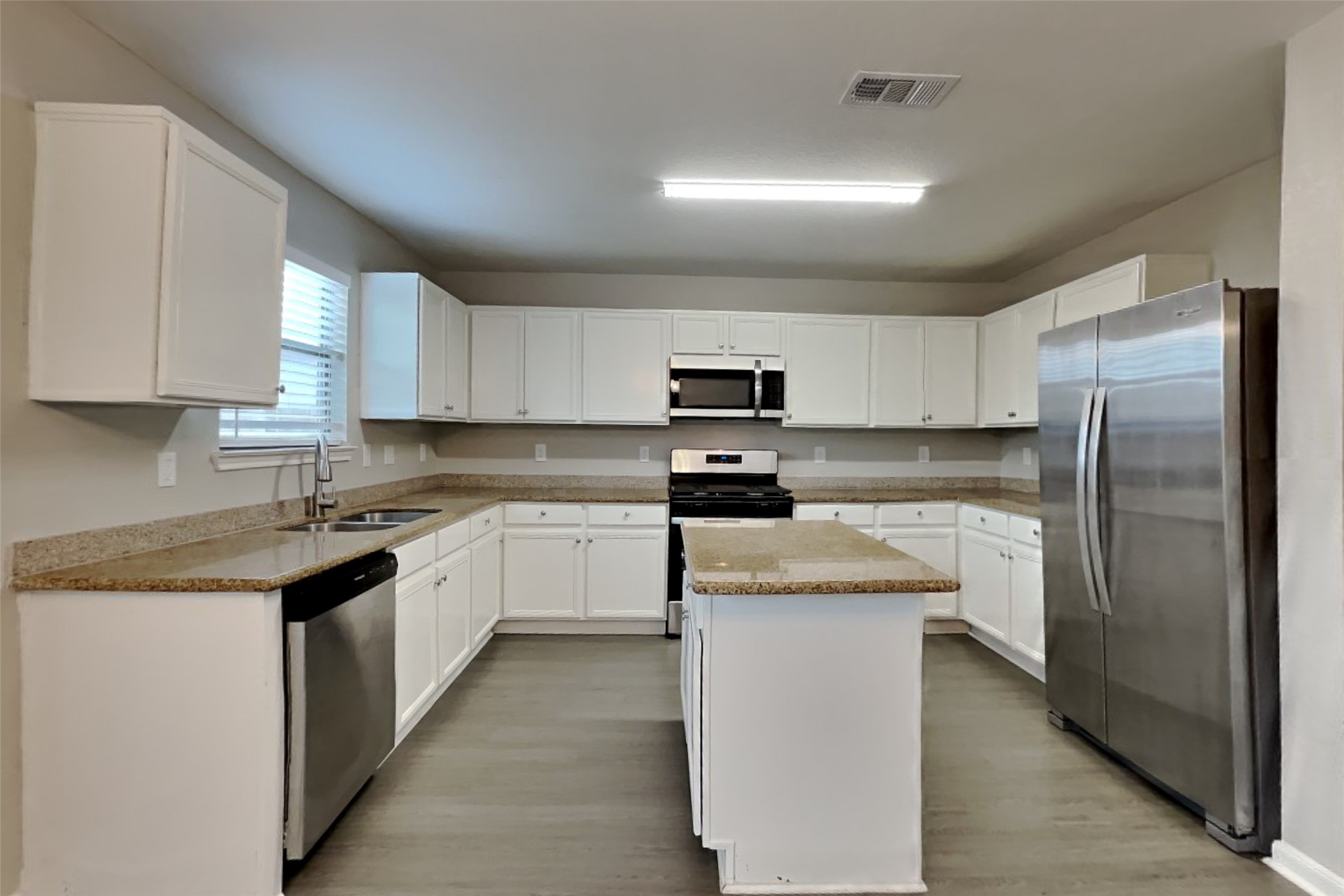 20527 Cypress Gully Drive Property Photo 4