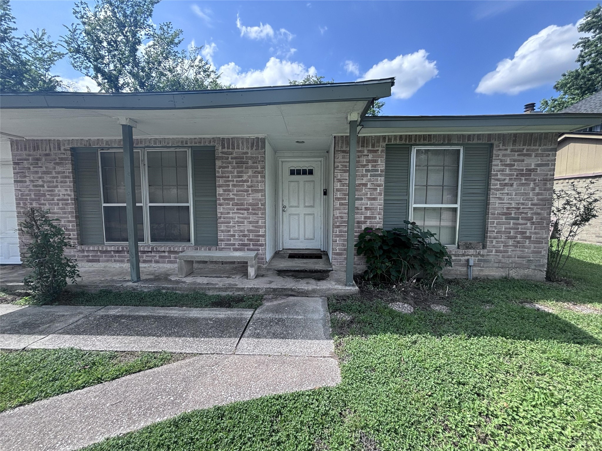 4419 Mossygate Drive Property Photo 1