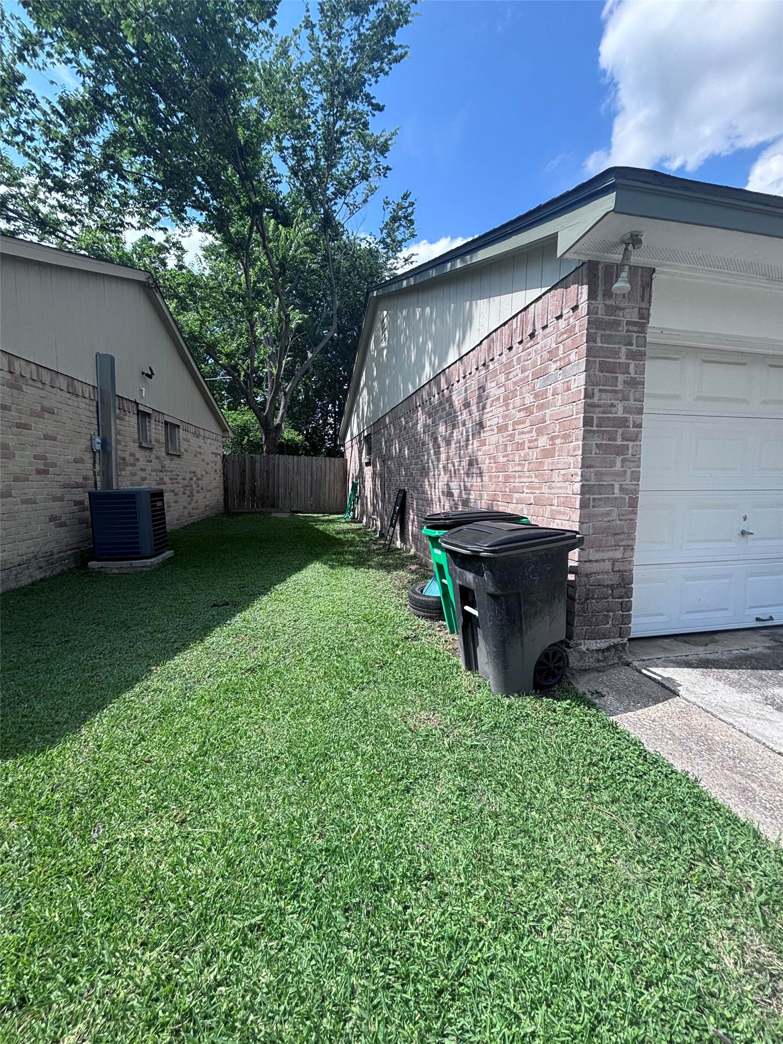 4419 Mossygate Drive Property Photo 3