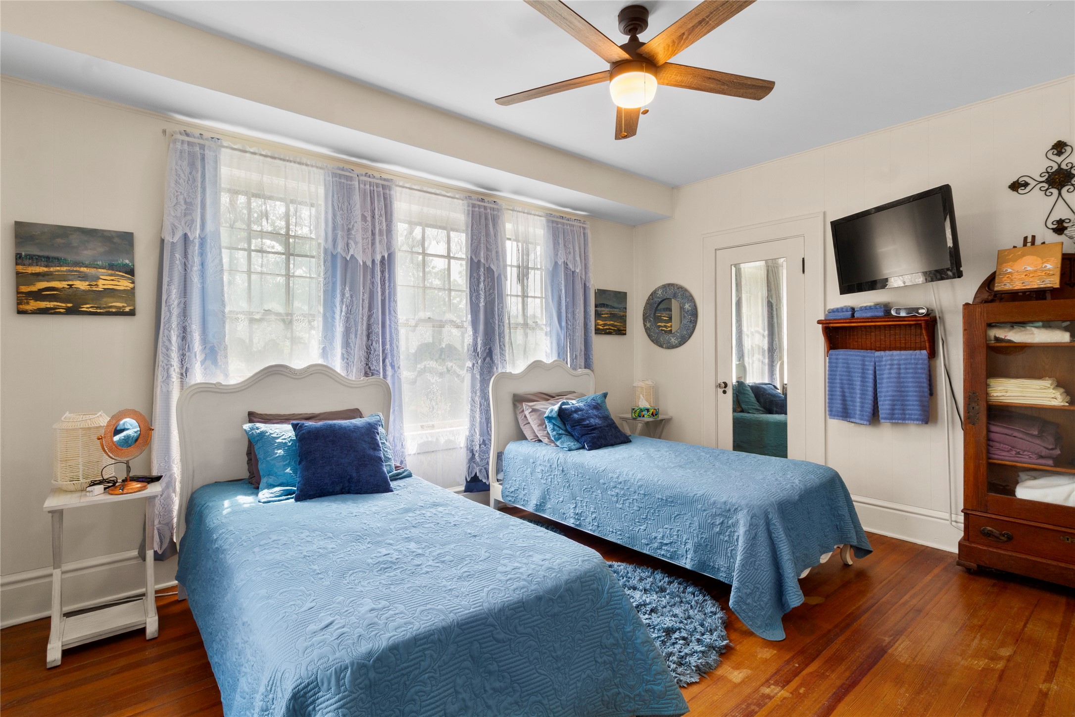 400 S Mckinney Street Property Photo 17