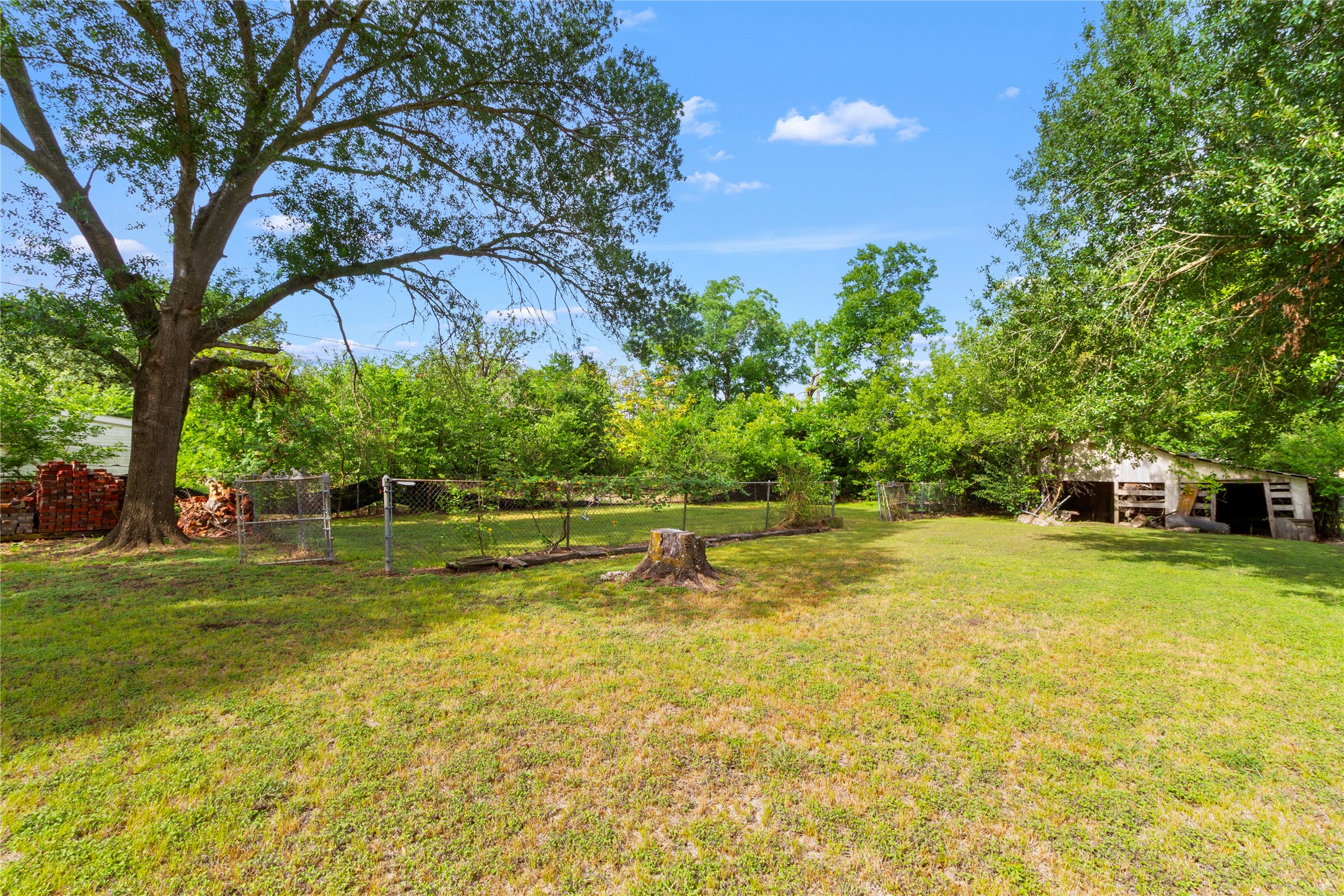 400 S Mckinney Street Property Photo 27