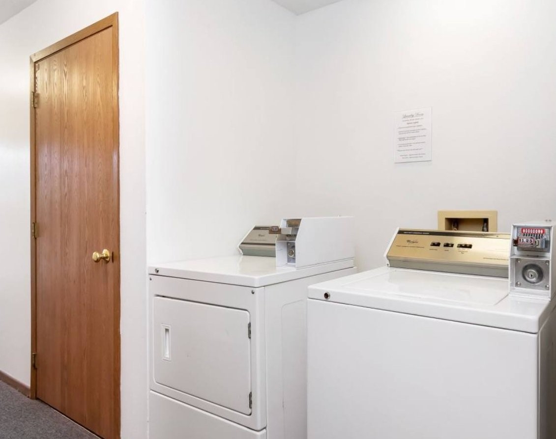 1127 S Linn Street Property Photo 10