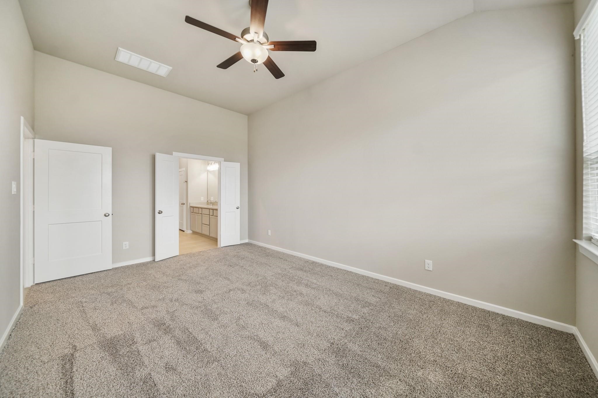 1547 Crystal Stream Drive Property Photo 19