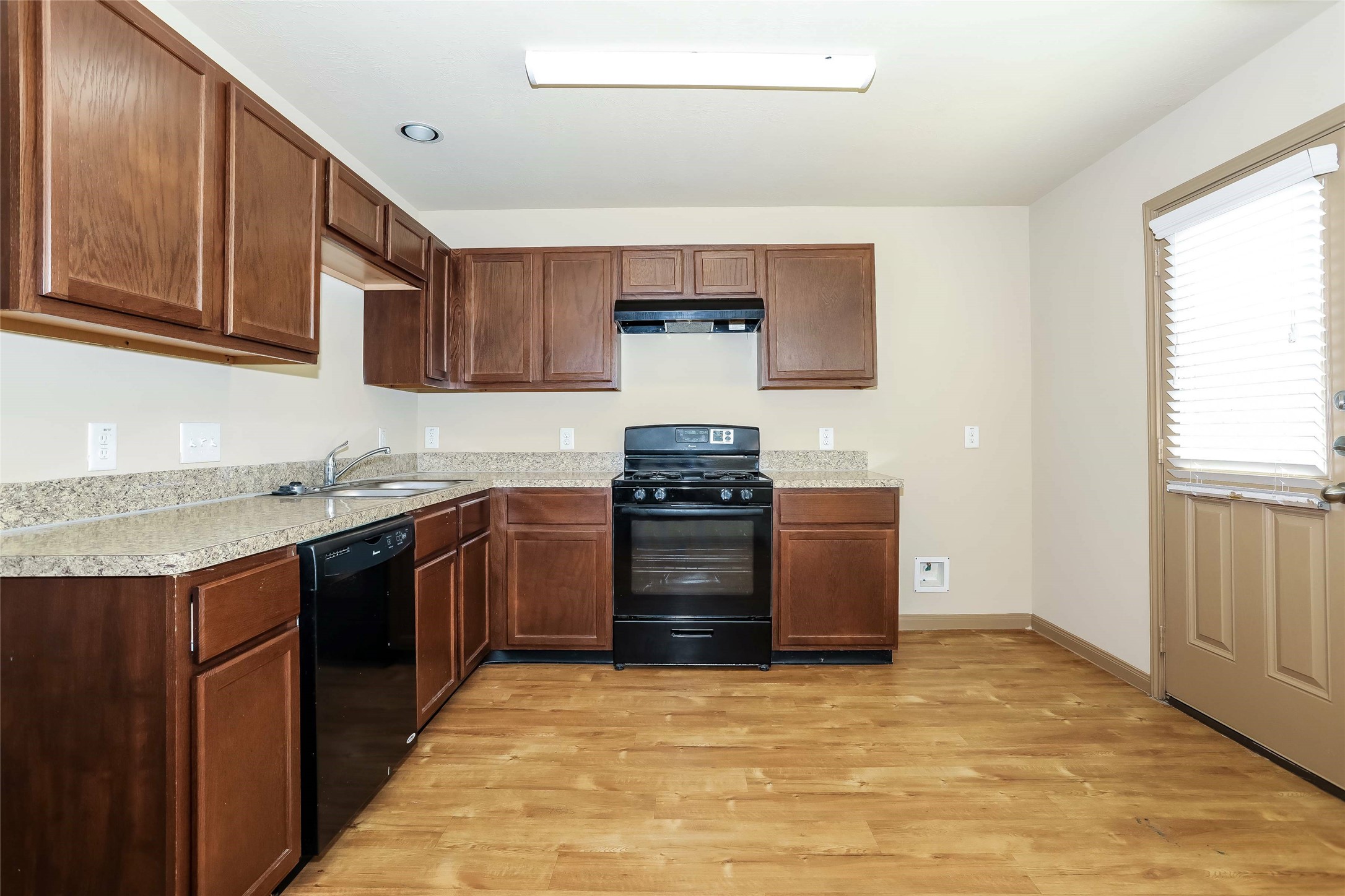 18919 Venito Drive Property Photo 2