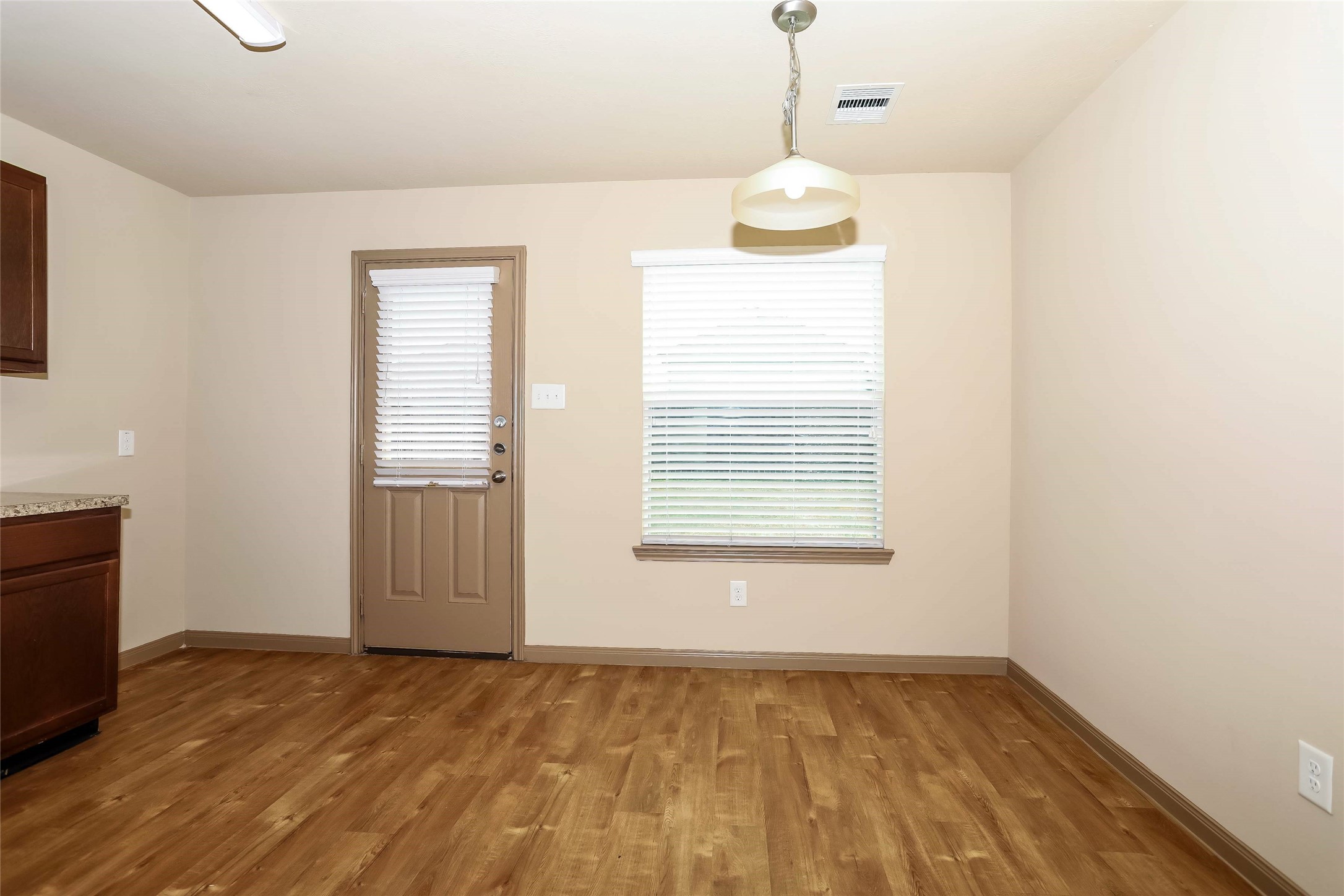 18919 Venito Drive Property Photo 3