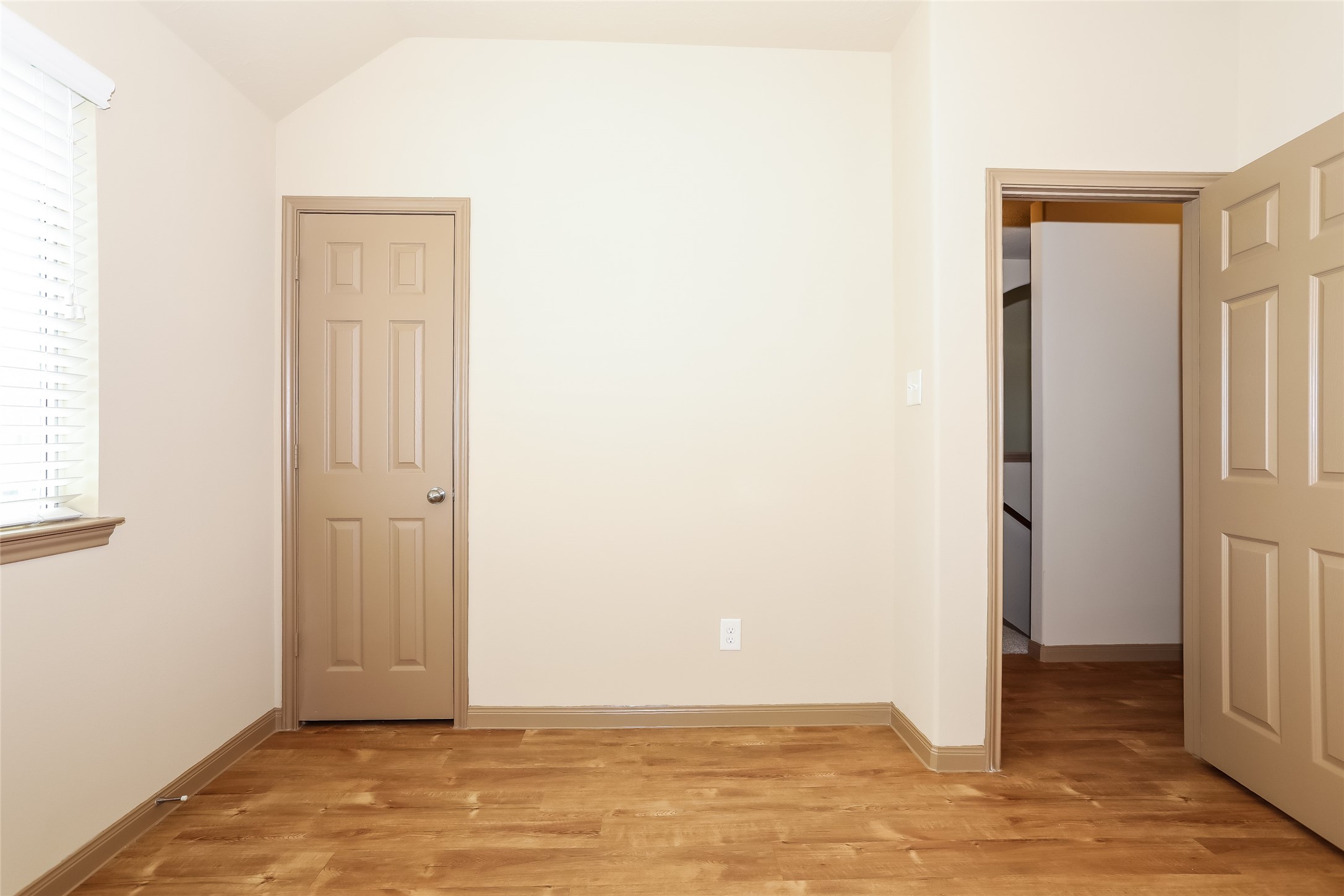 18919 Venito Drive Property Photo 10