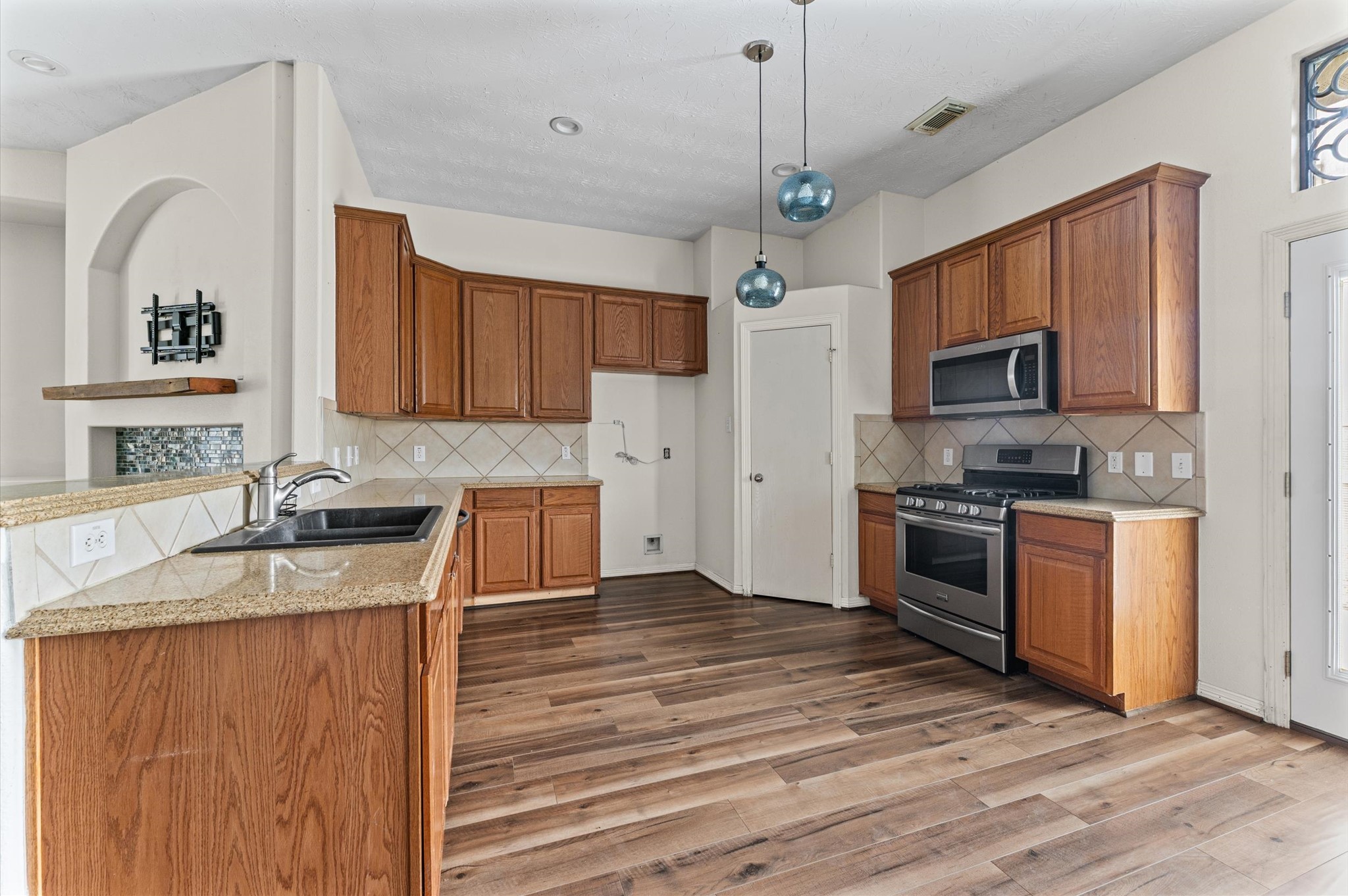 1875 Redwood Lane Property Photo 7