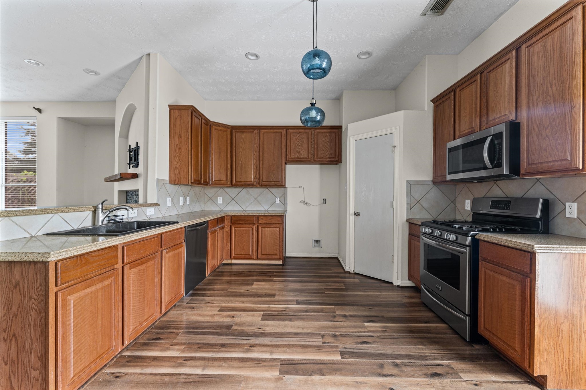 1875 Redwood Lane Property Photo 8