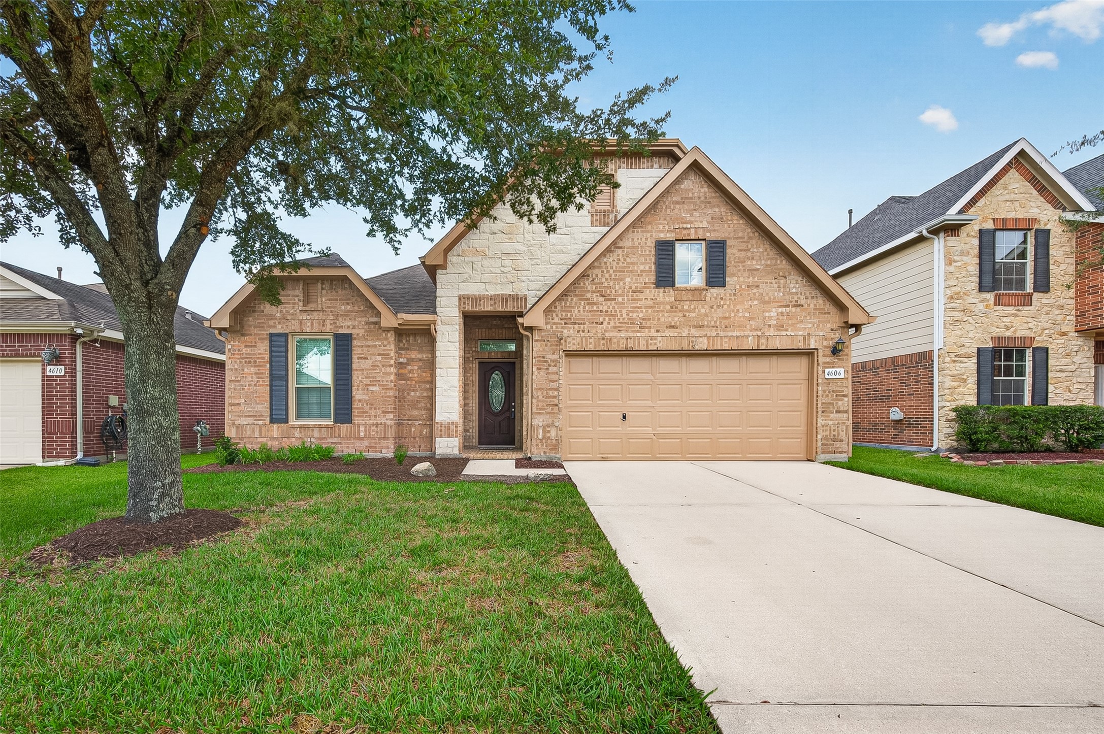 4606 E Meadow Drive Property Photo 1