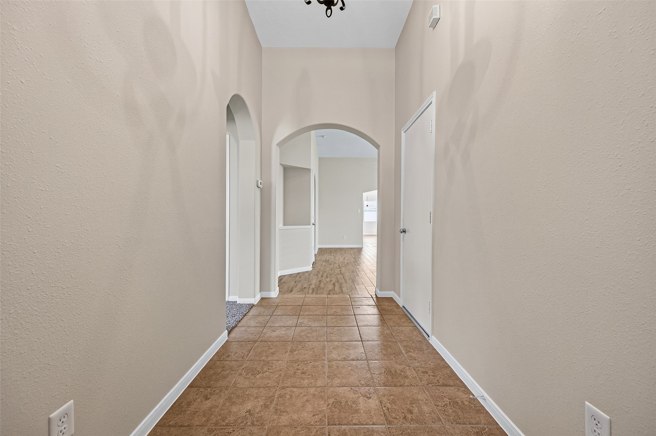 4606 E Meadow Drive Property Photo 4