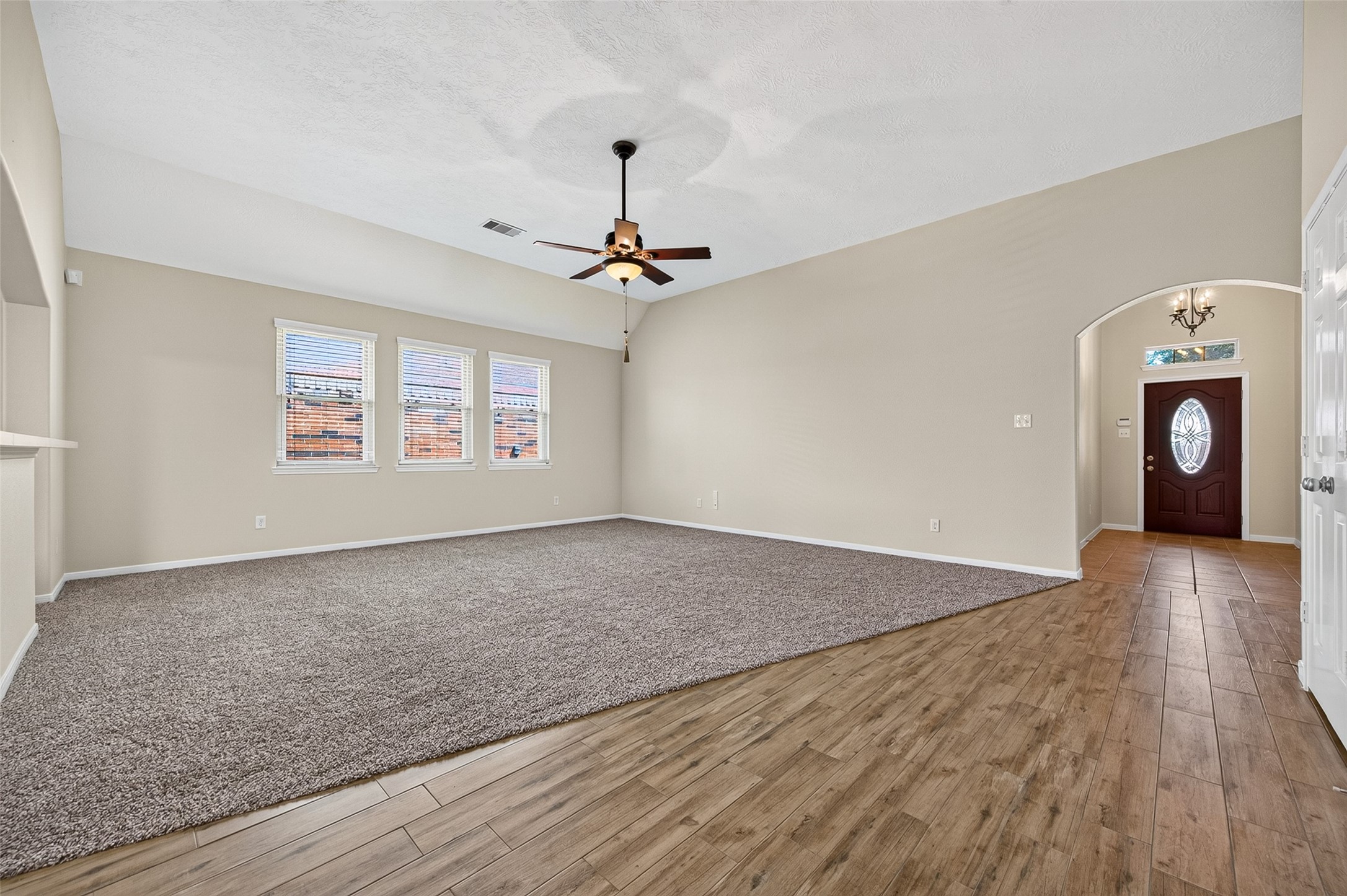 4606 E Meadow Drive Property Photo 5