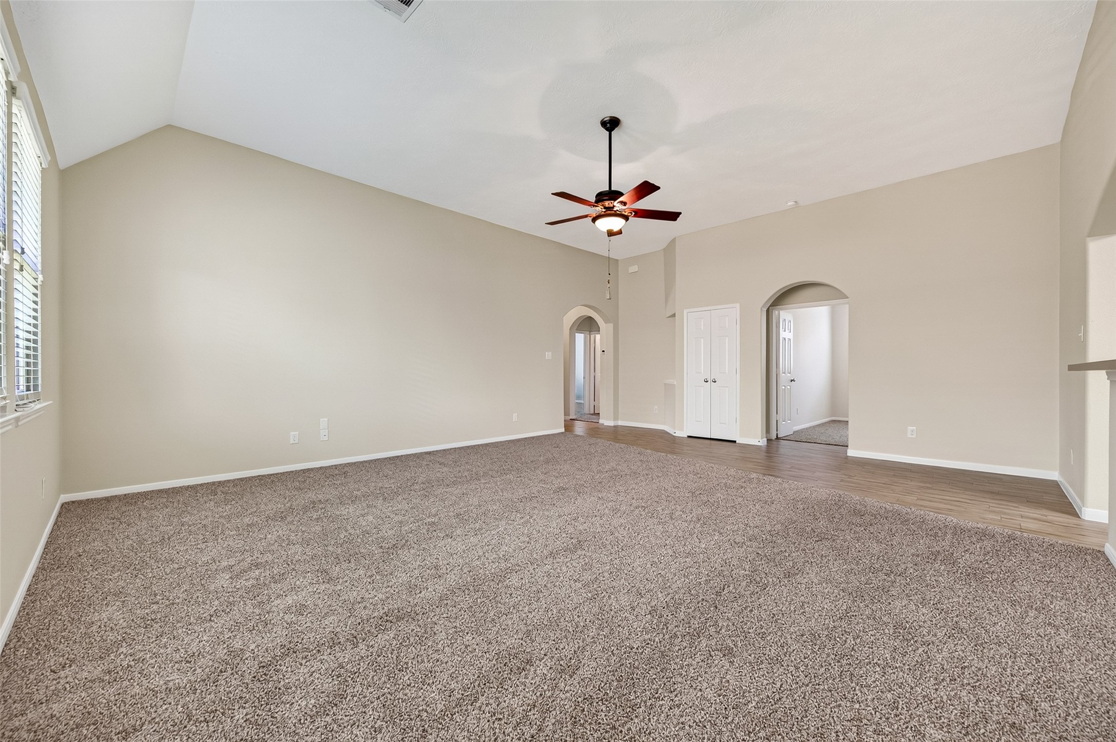 4606 E Meadow Drive Property Photo 6